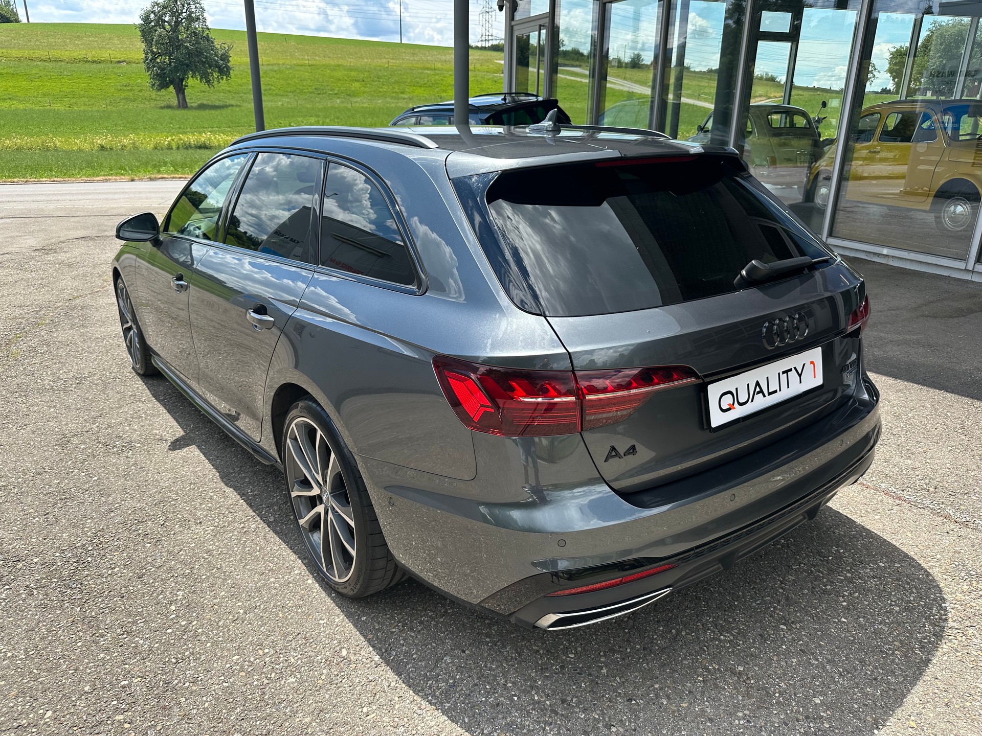 AUDI A4 Avant 40 TDI S-Line quattro S-tronic-image-17