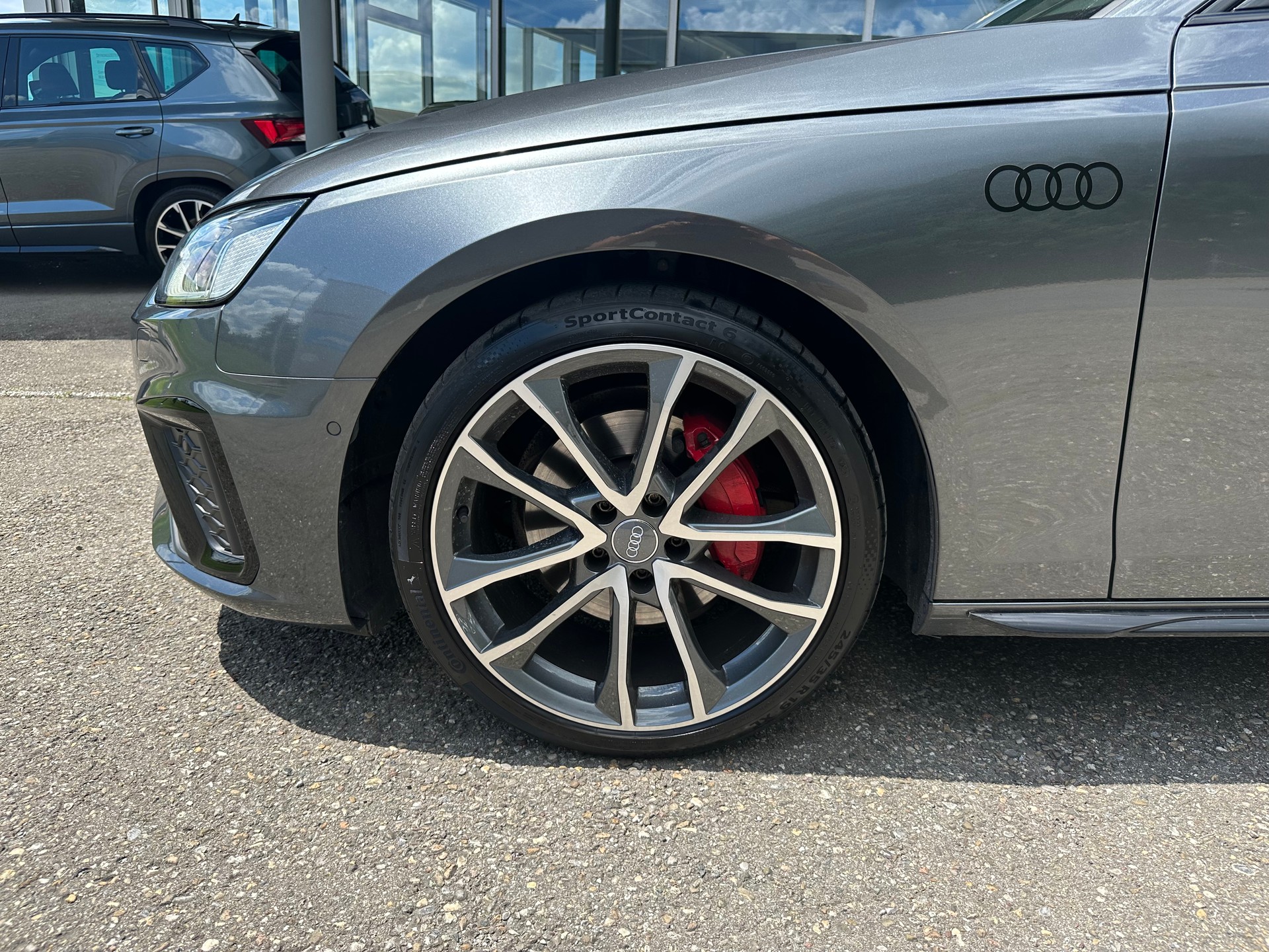 AUDI A4 Avant 40 TDI S-Line quattro S-tronic-image-4