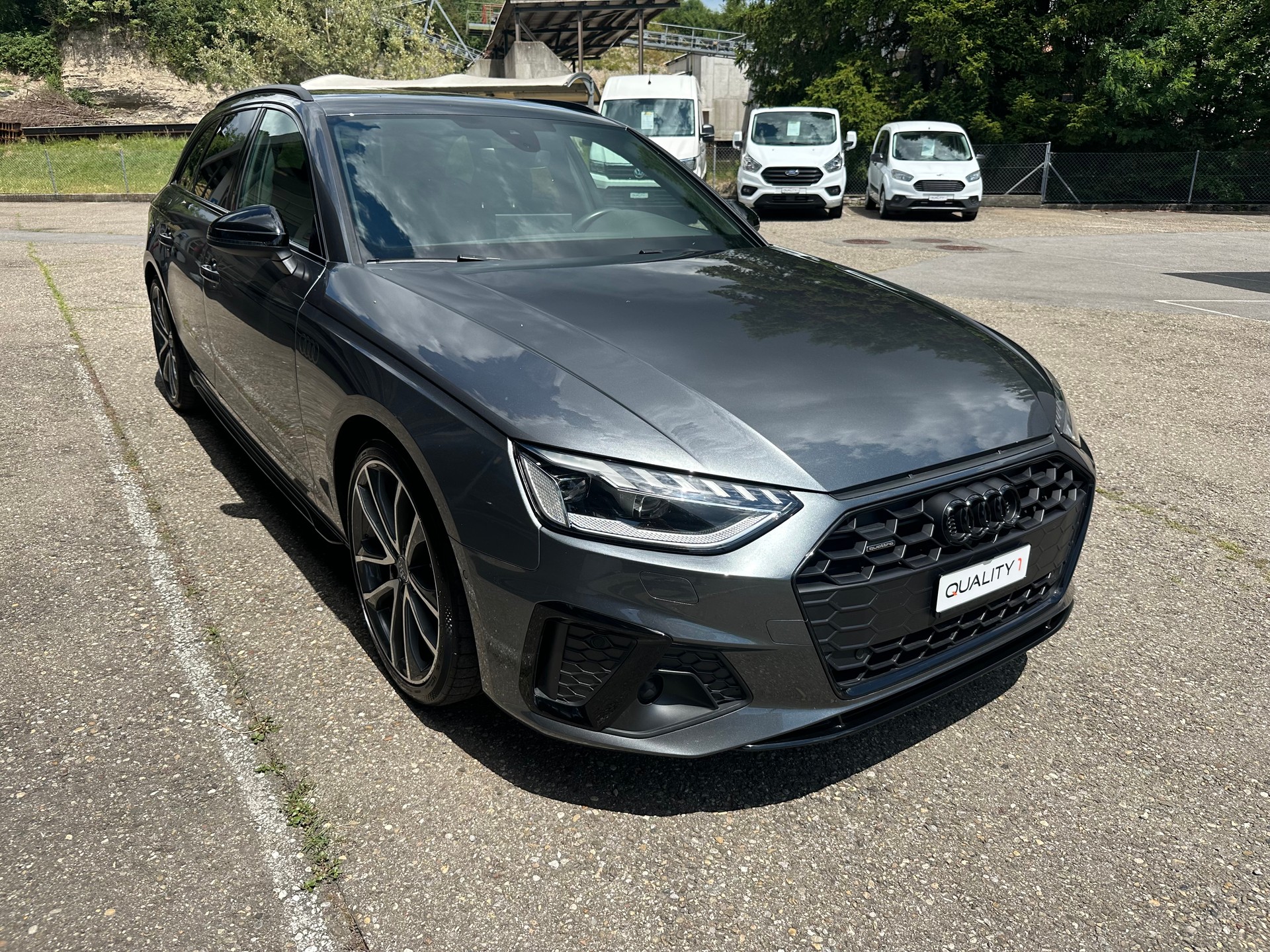 AUDI A4 Avant 40 TDI S-Line quattro S-tronic-image-2