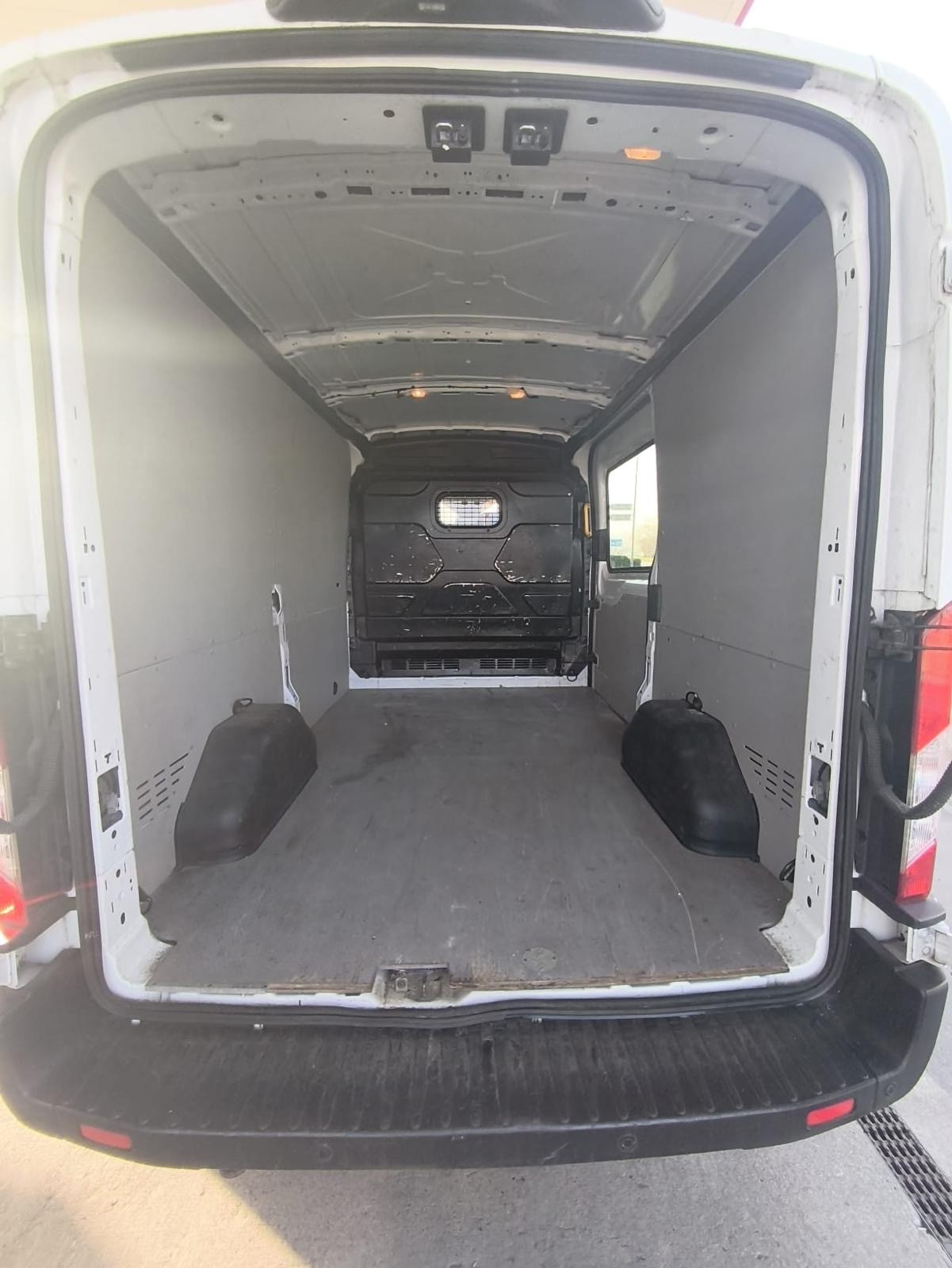 FORD Transit Van 350 L2 Trend 2.0 TDCi 130 FWD A-image-10