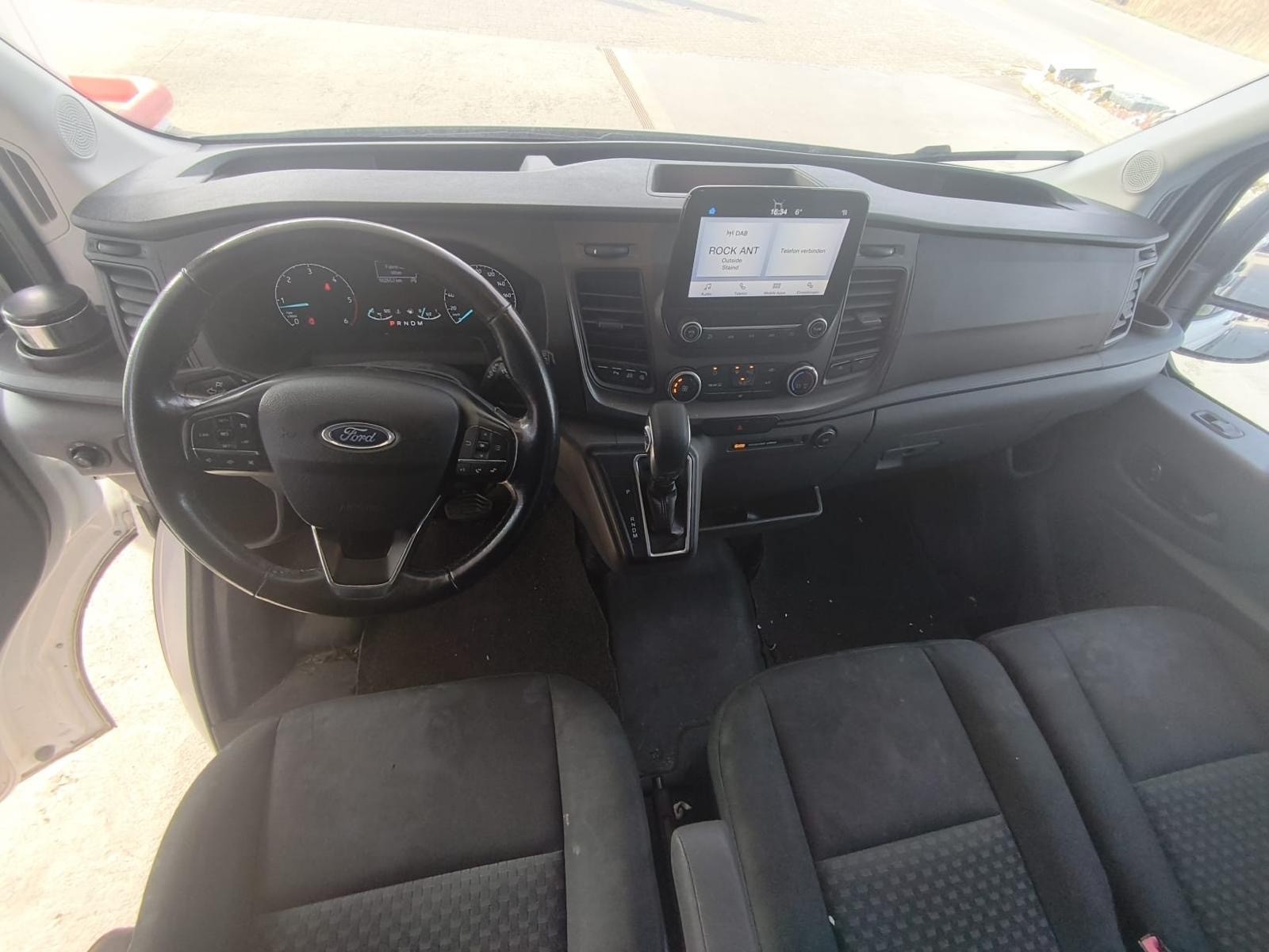 FORD Transit Van 350 L2 Trend 2.0 TDCi 130 FWD A-image-15