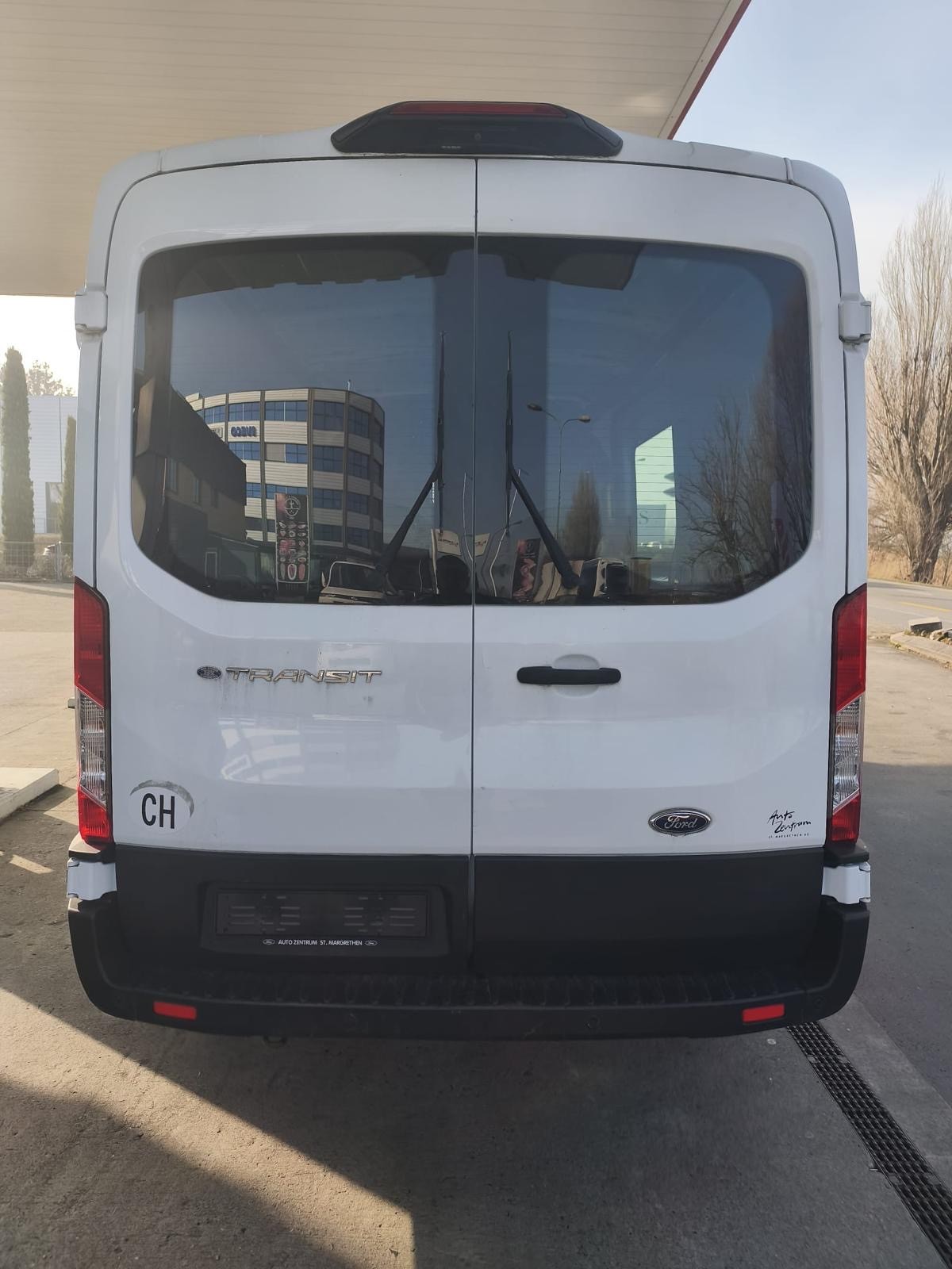 FORD Transit Van 350 L2 Trend 2.0 TDCi 130 FWD A-image-6