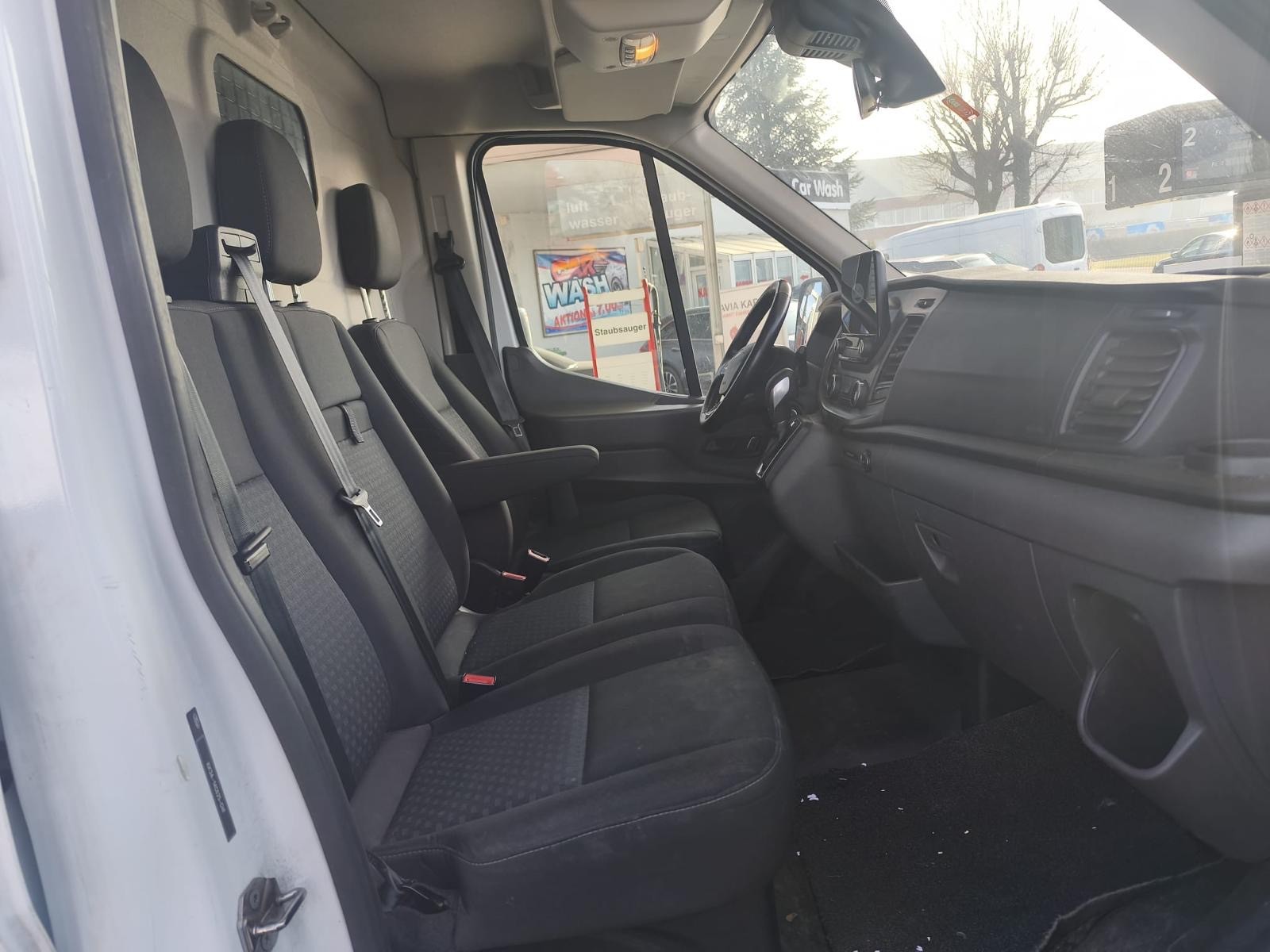 FORD Transit Van 350 L2 Trend 2.0 TDCi 130 FWD A-image-12