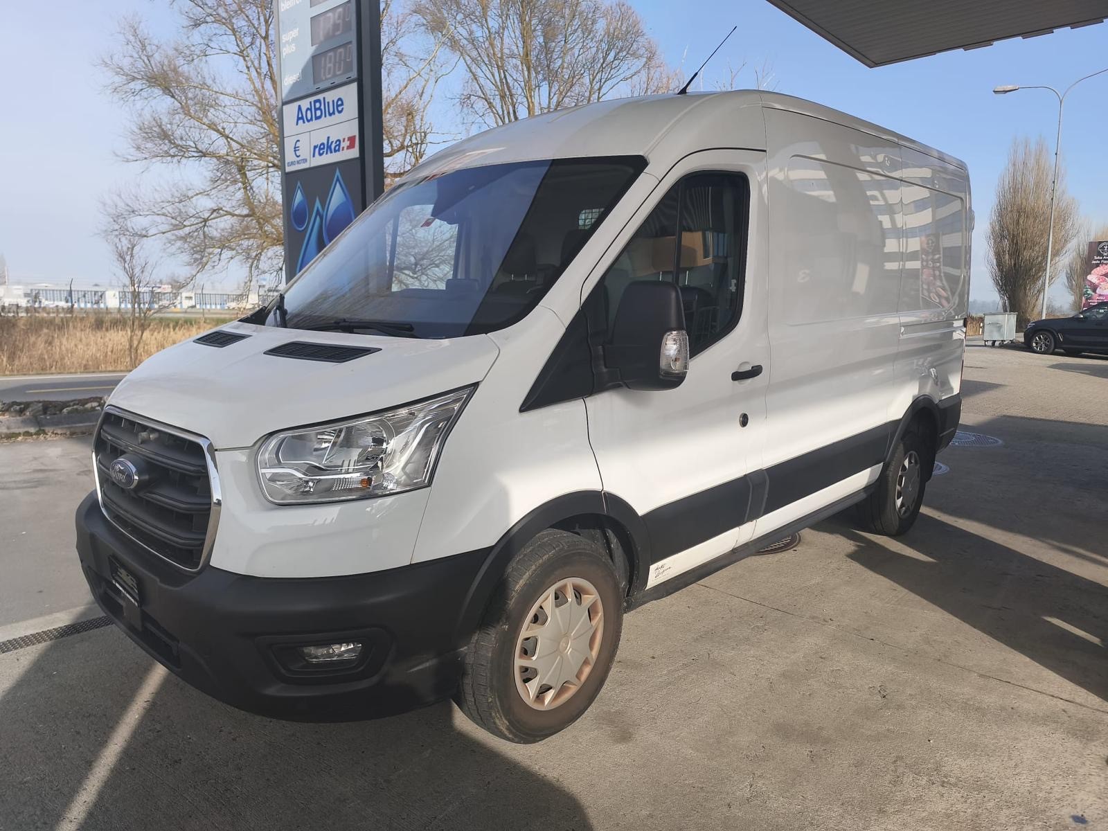 FORD Transit Van 350 L2 Trend 2.0 TDCi 130 FWD A-image-1
