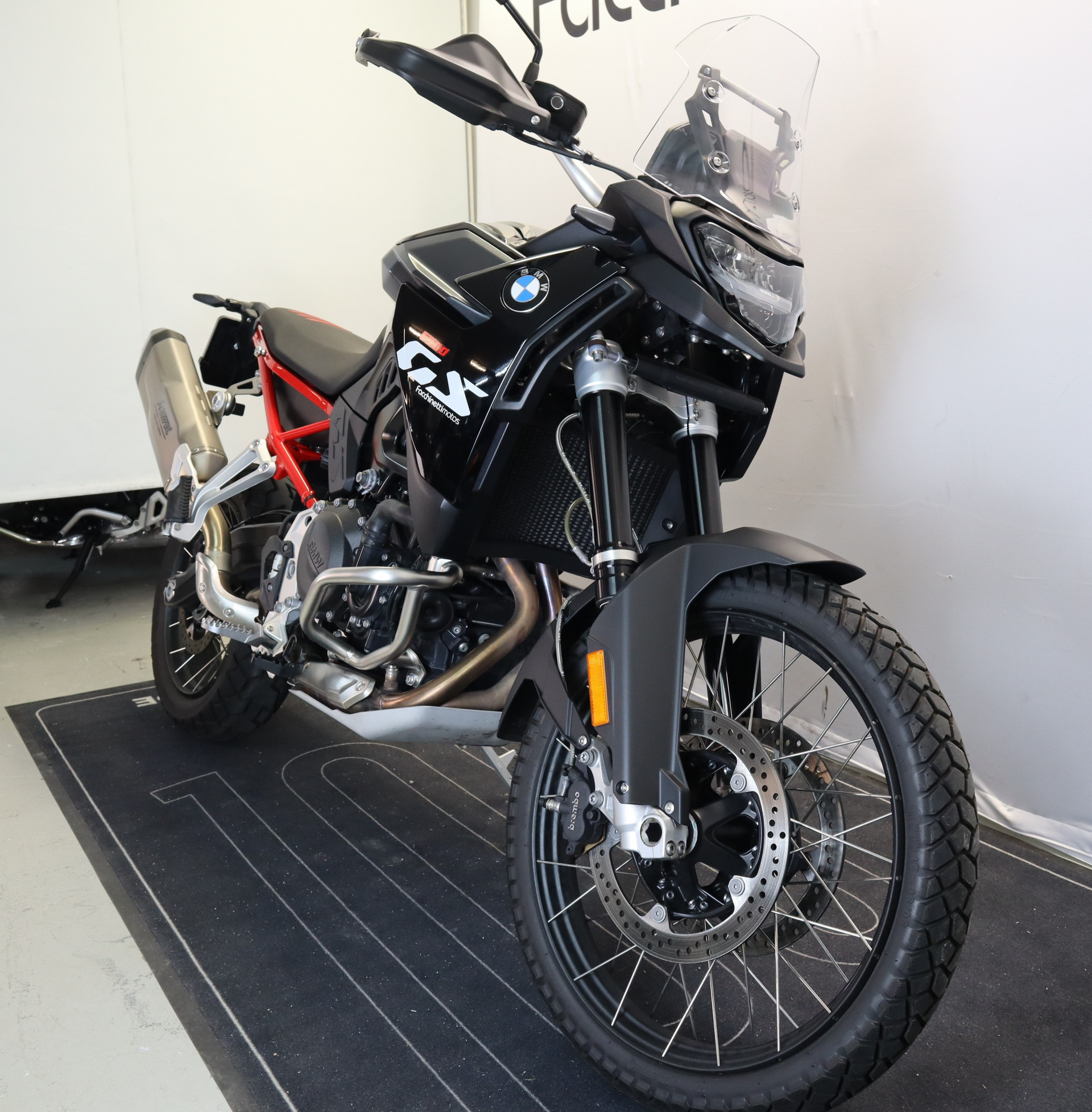 BMW F 900 GS-showroom-element-3