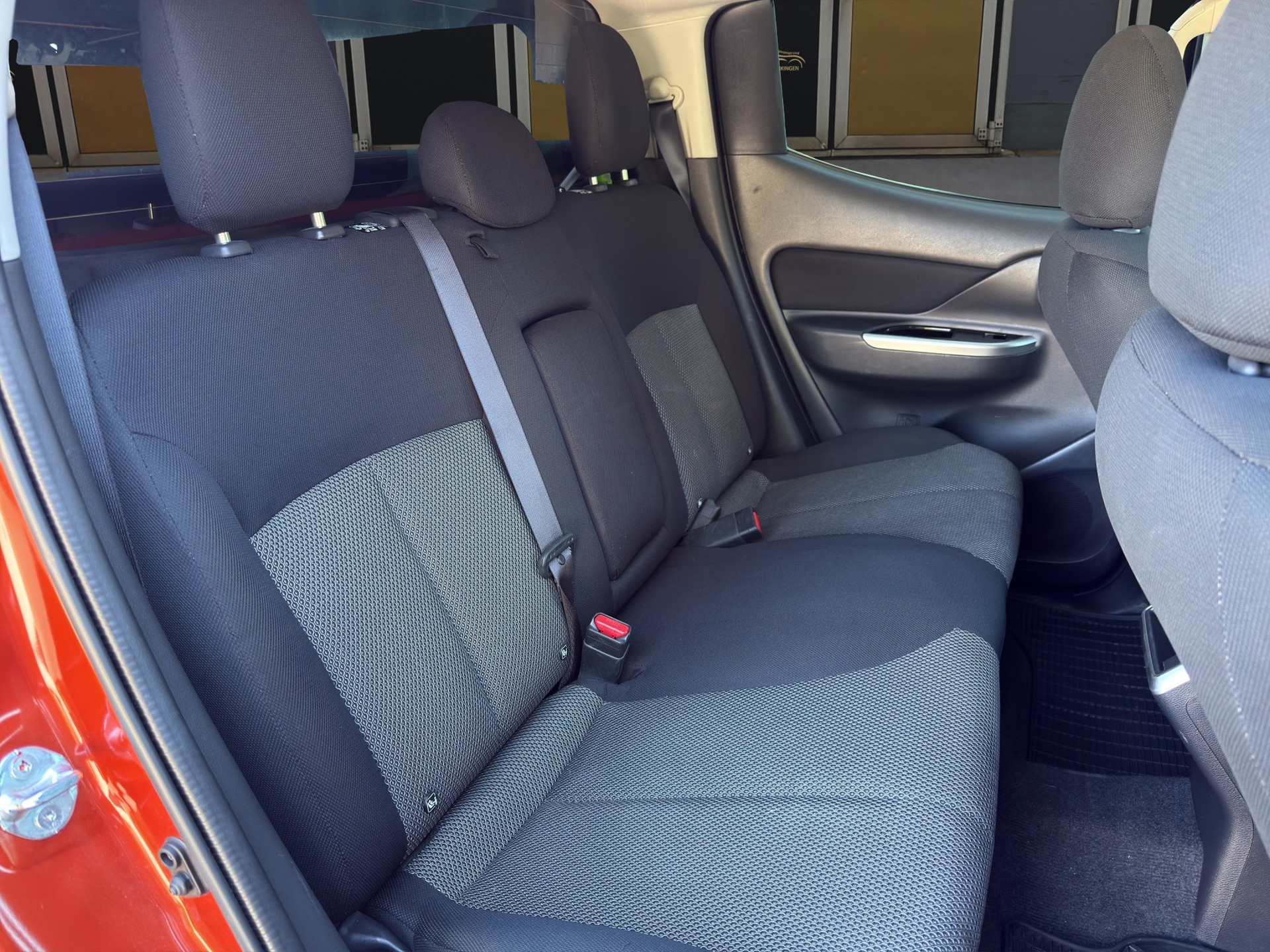 MITSUBISHI L 200 2.2 Style Double Cab Automat-image-12