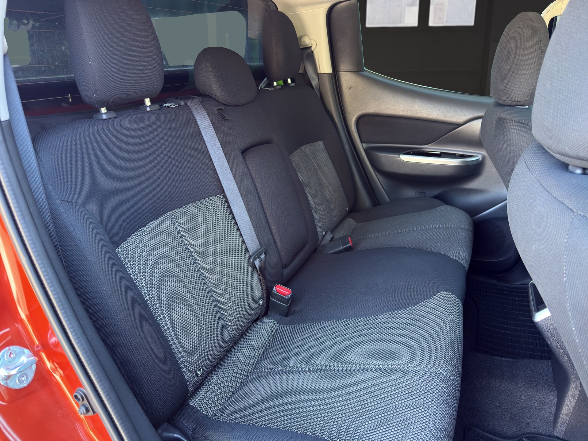 MITSUBISHI L 200 2.2 Style Double Cab Automat-image-12
