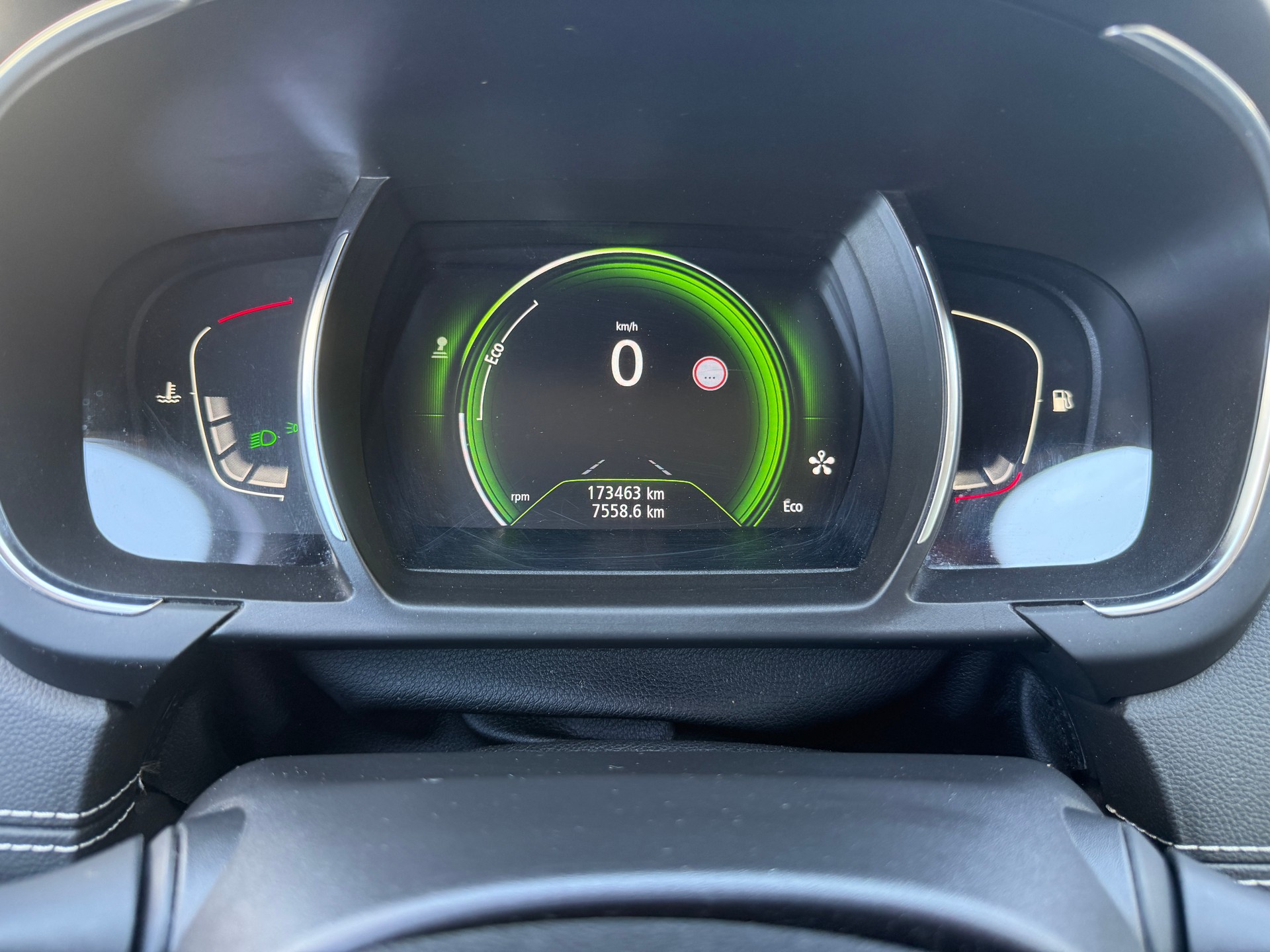RENAULT Grand Scénic 1.2 16V Turbo Bose-image-11