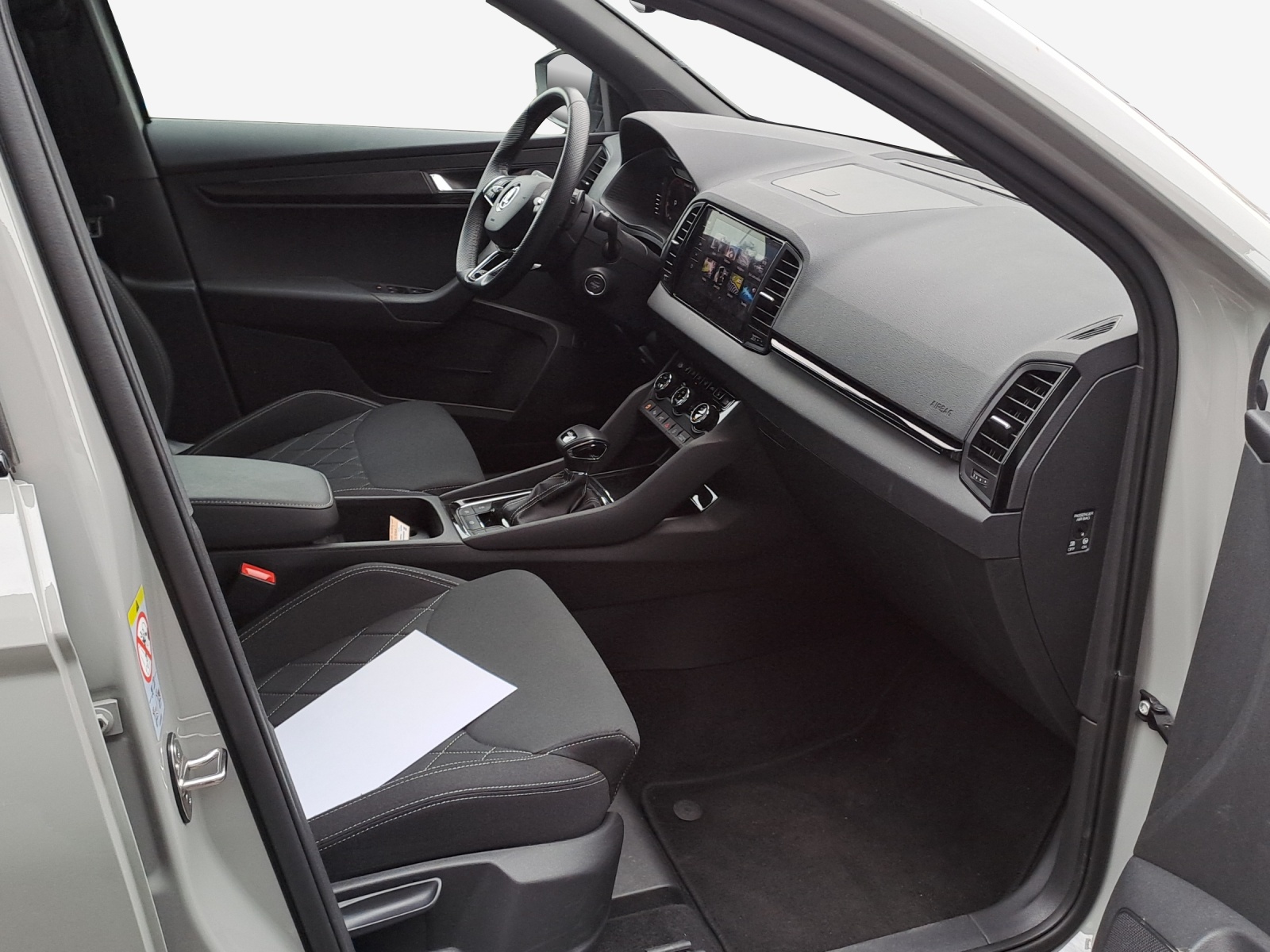 SKODA Karoq 1.5 TSI SportLine DSG-image-13