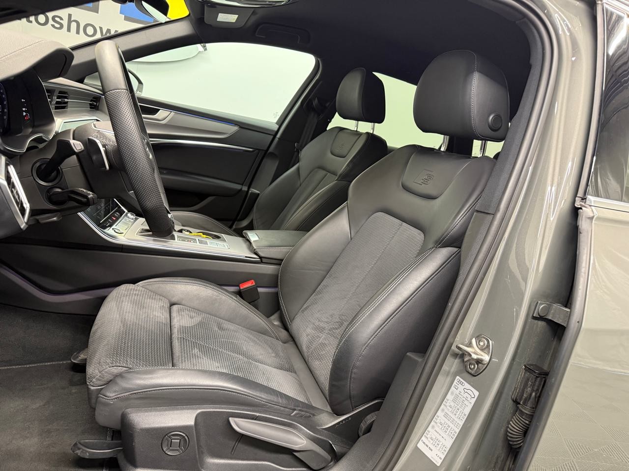AUDI A6 Avant 40 TDI S line quattro S-tronic-image-3