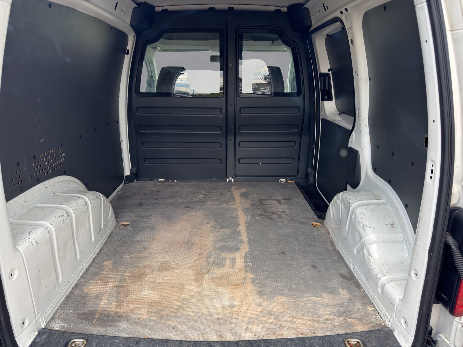 VW Caddy 1.4TGI BlueMotion Technology-image-16