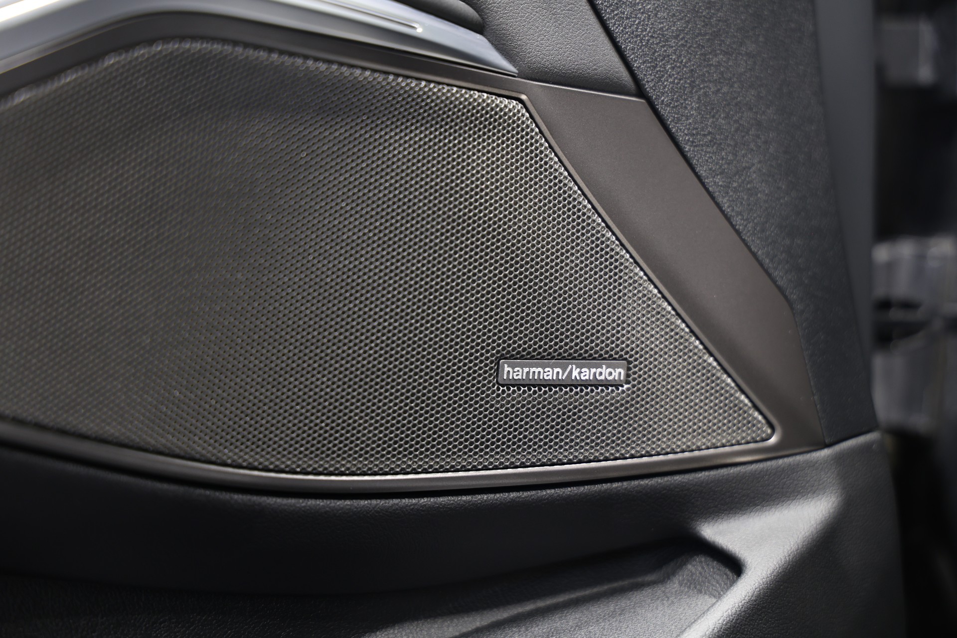 BMW M3 Competition M xDrive *Curved*Dravitgrau*Carbon Exterieur*Carbon Interieur*-image-22
