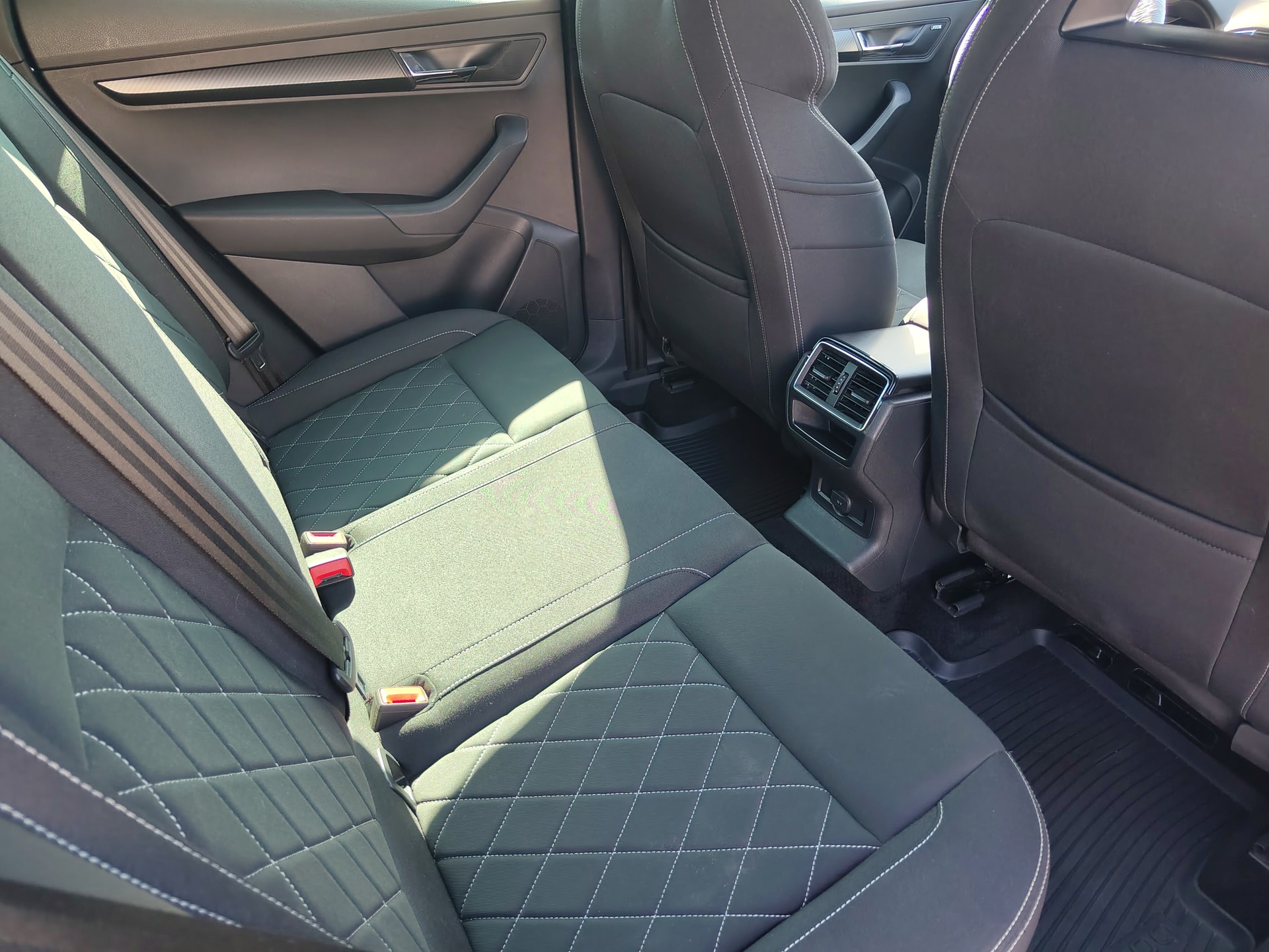 SKODA Karoq 2.0 TSI SportLine 4x4 DSG-image-9