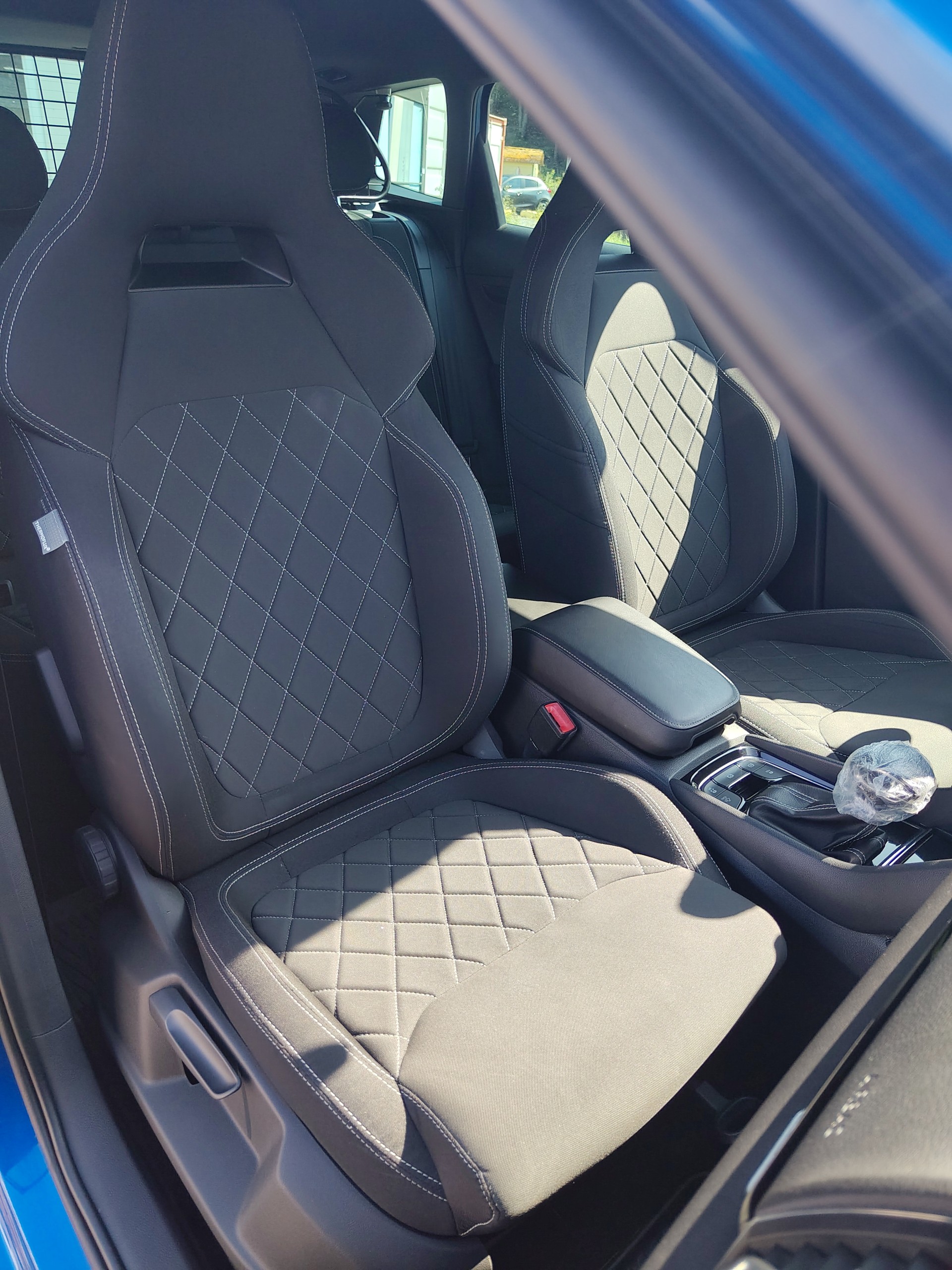 SKODA Karoq 2.0 TSI SportLine 4x4 DSG-image-7