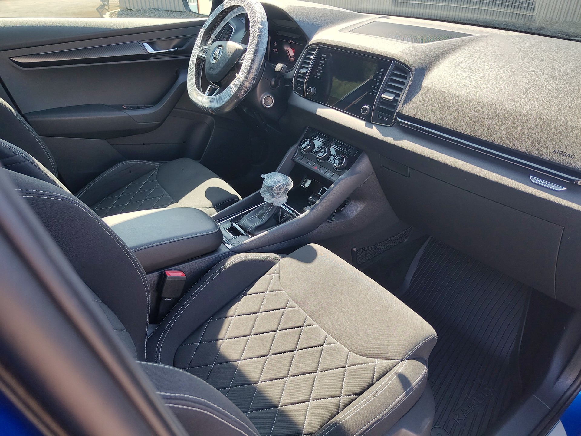 SKODA Karoq 2.0 TSI SportLine 4x4 DSG-image-6