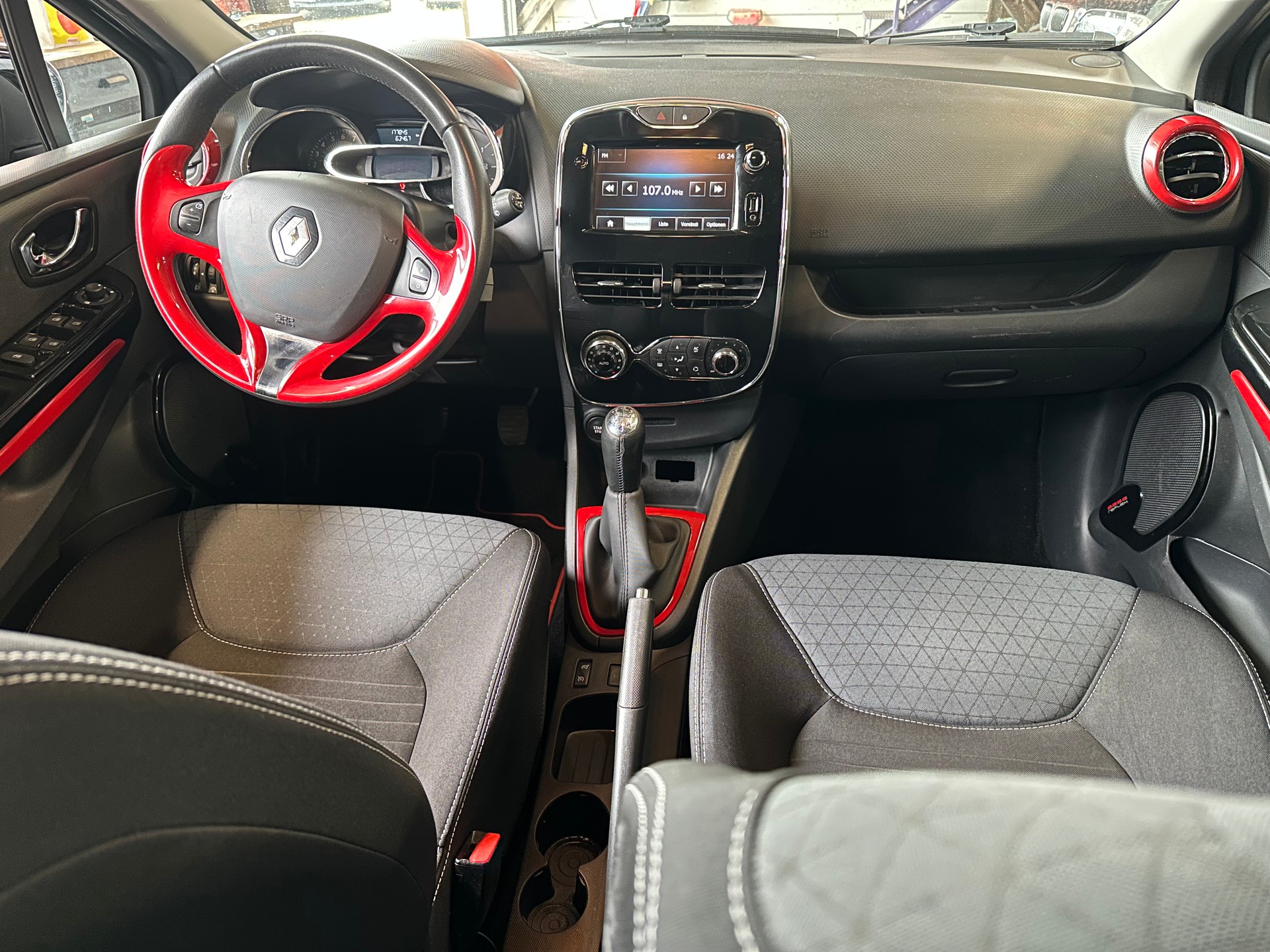 RENAULT Clio Grandtour 0.9 12V Swiss Edition-image-10