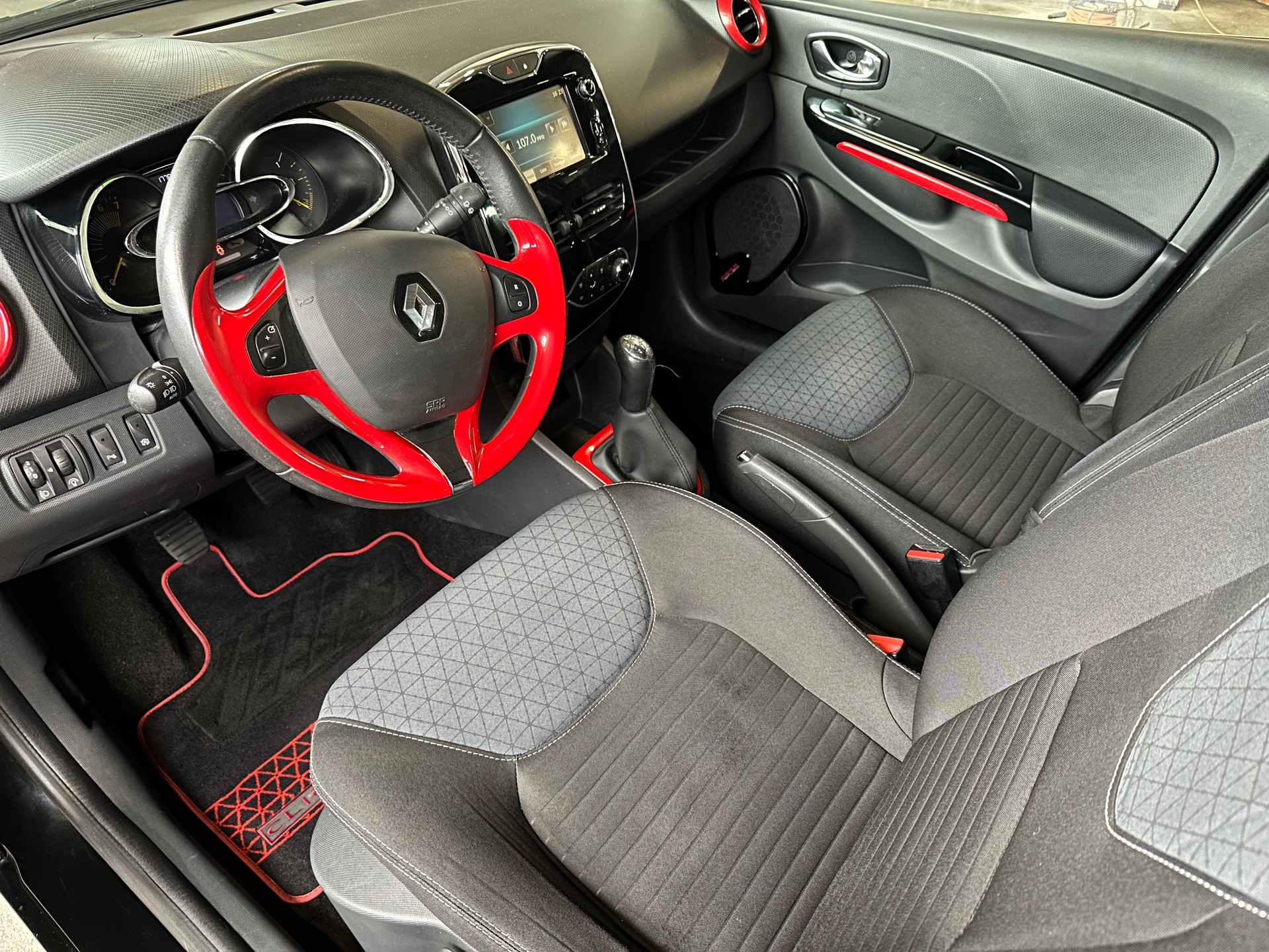RENAULT Clio Grandtour 0.9 12V Swiss Edition-image-8
