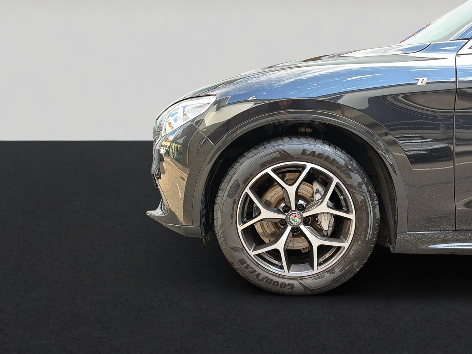 ALFA ROMEO Stelvio 2.0 TI Q4 Automatic-image-2