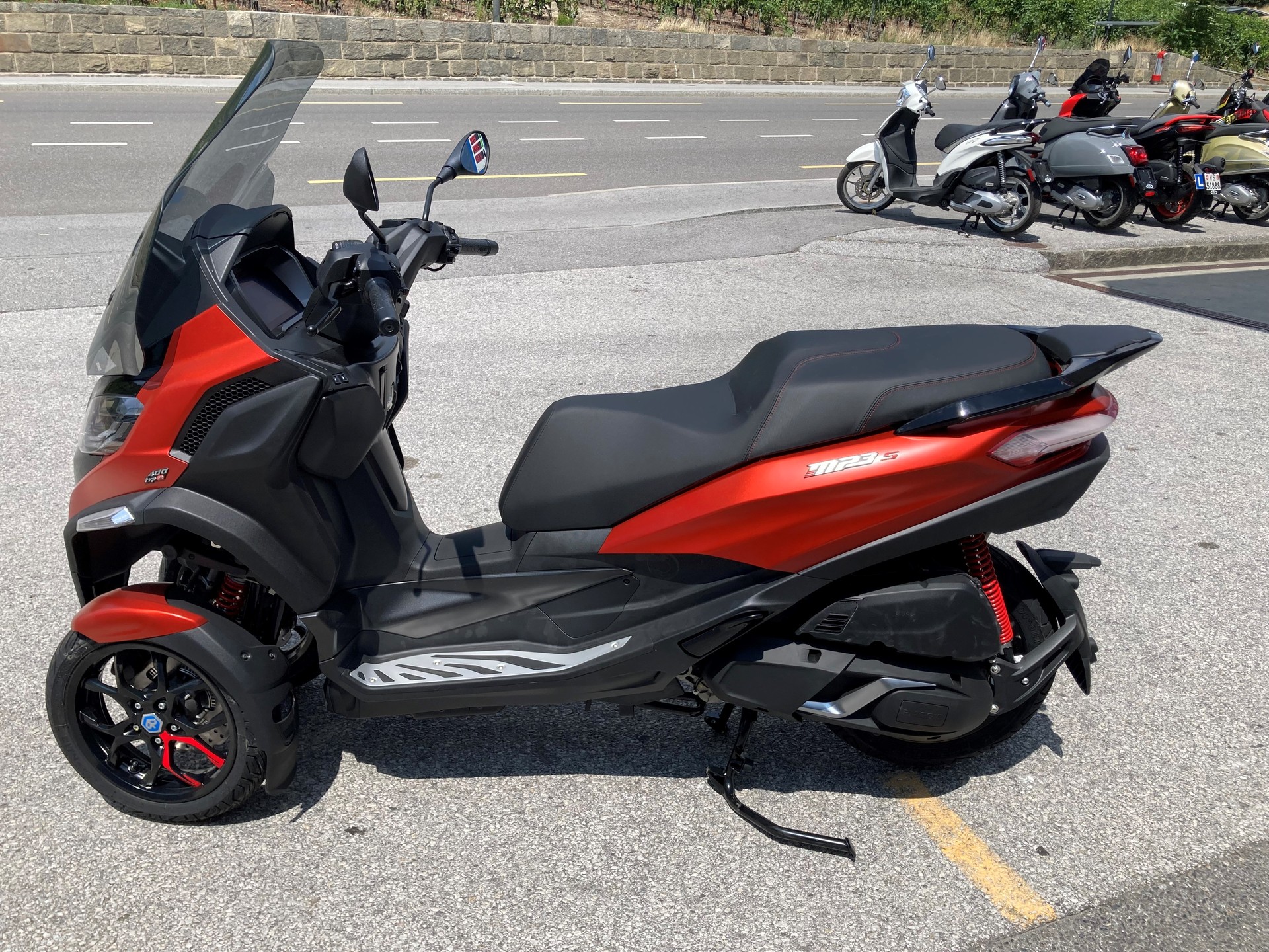 PIAGGIO MP3 400 Sport RST-showroom-element-1
