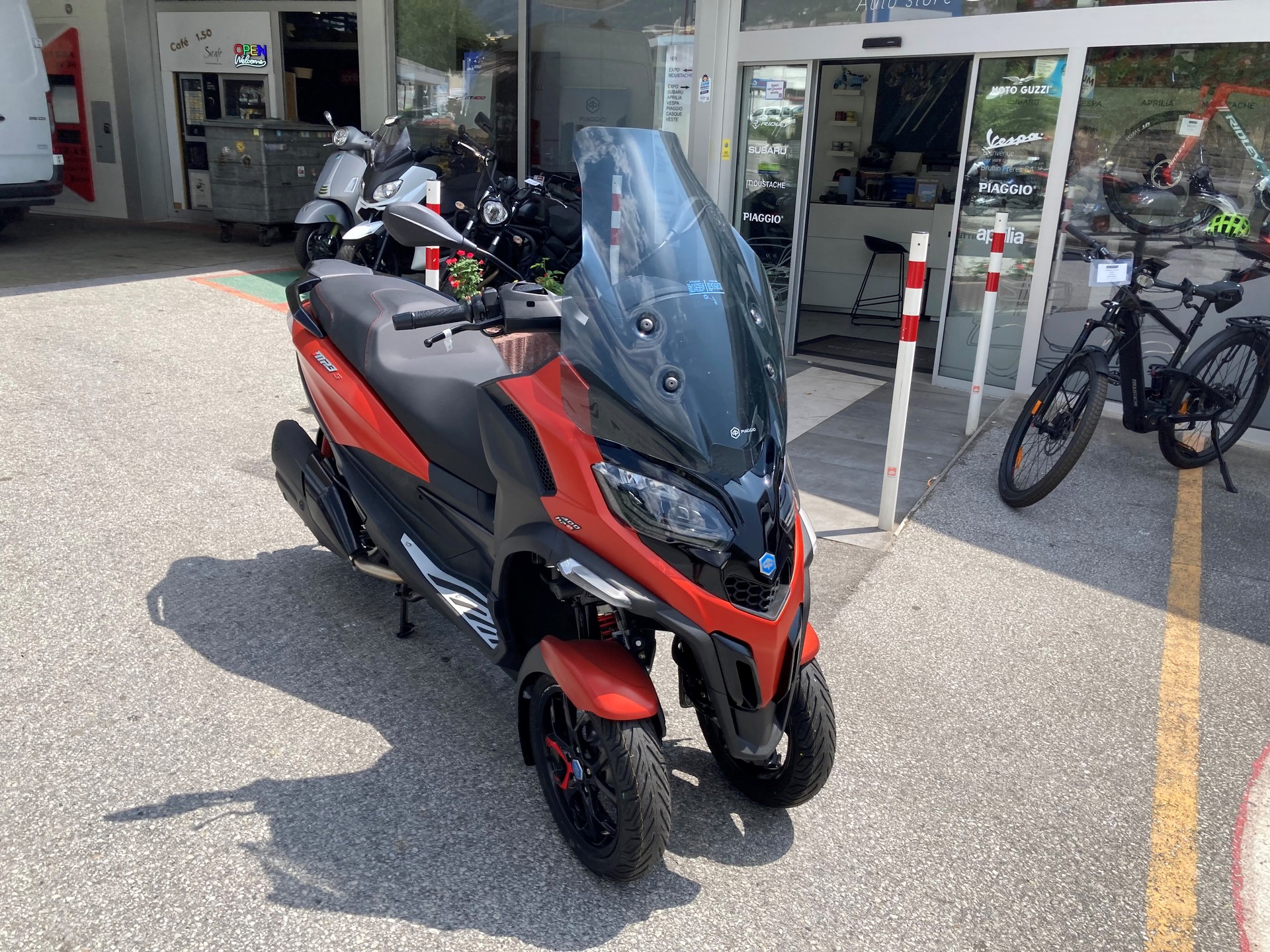PIAGGIO MP3 400 Sport RST-showroom-element-3