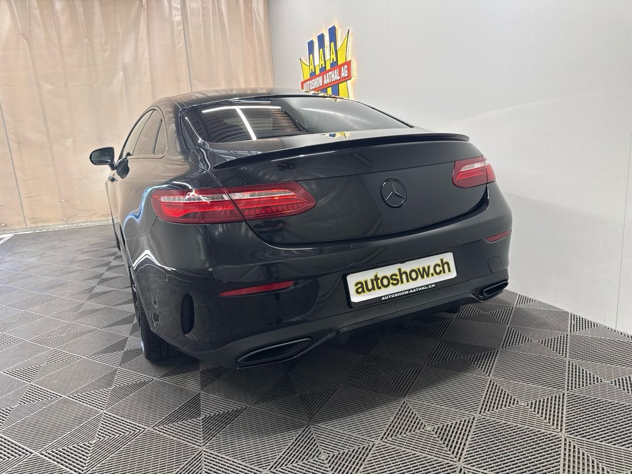 MERCEDES-BENZ E 200 Coupé AMG Line 9G-Tronic-image-11
