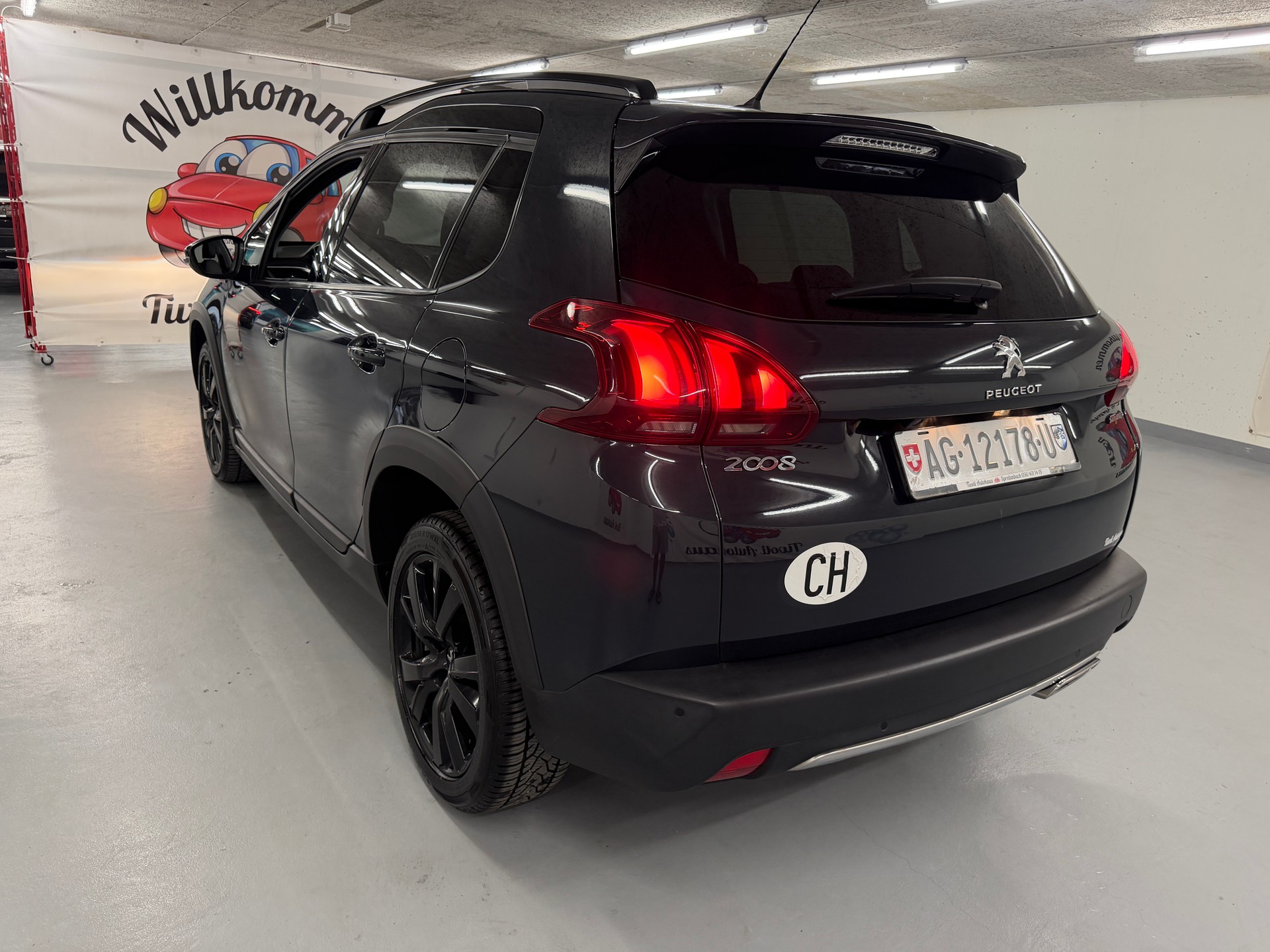 PEUGEOT 2008 1.2 PureTech GT Line EAT6-image-6
