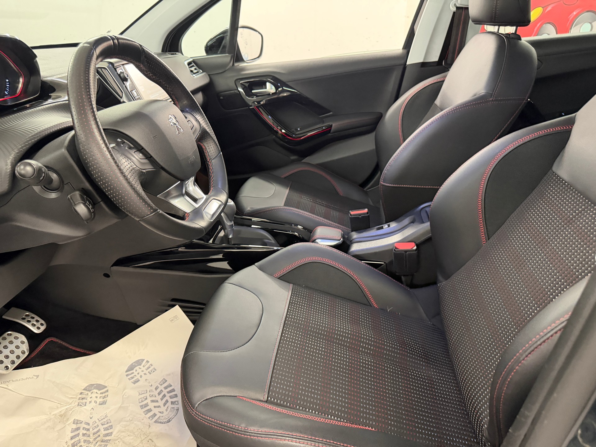 PEUGEOT 2008 1.2 PureTech GT Line EAT6-image-7