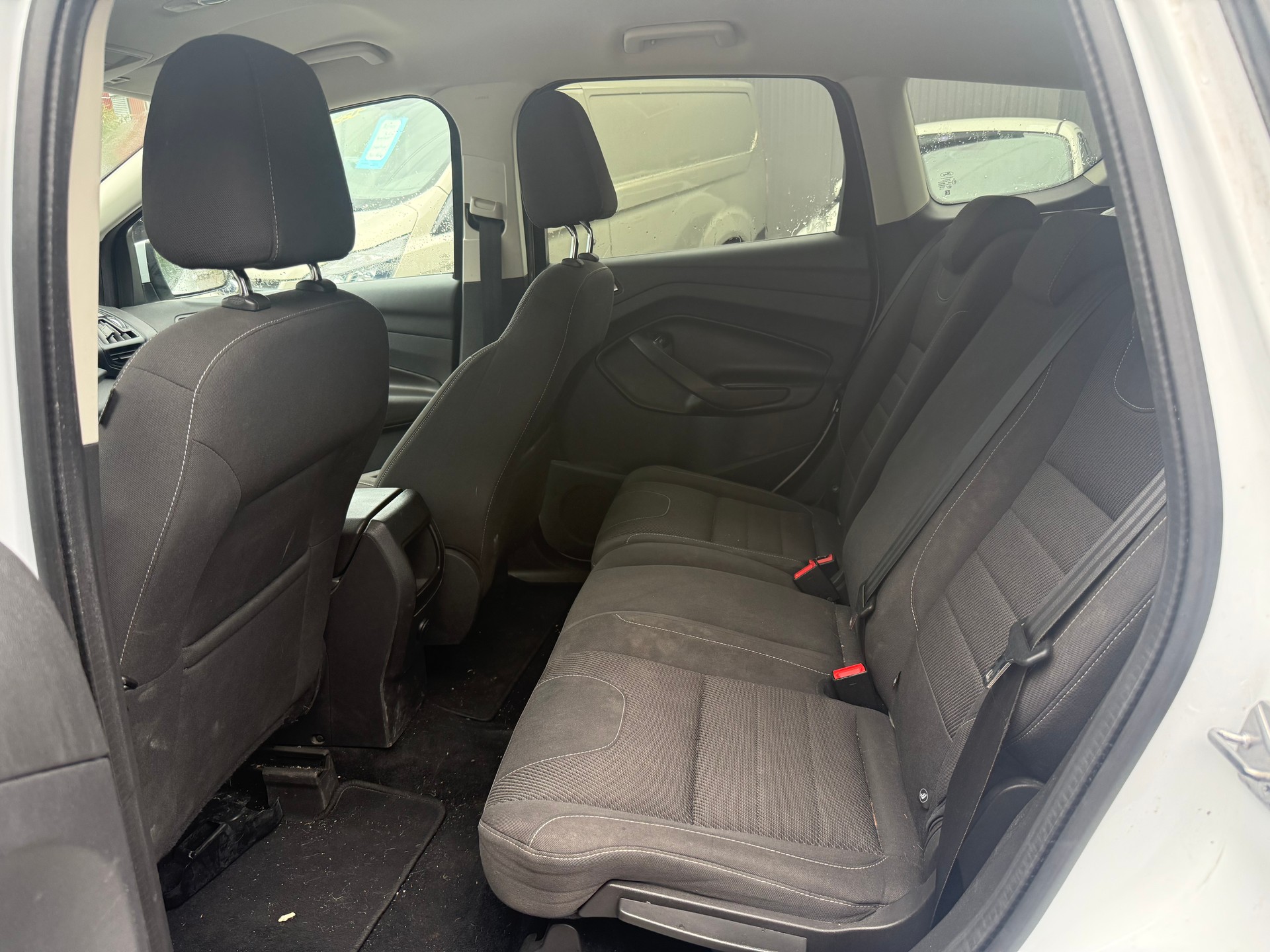 FORD Kuga 2.0 TDCi Carving 4WD-image-4