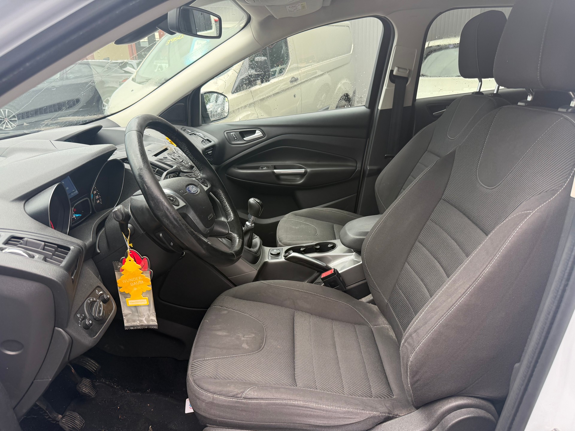 FORD Kuga 2.0 TDCi Carving 4WD-image-5