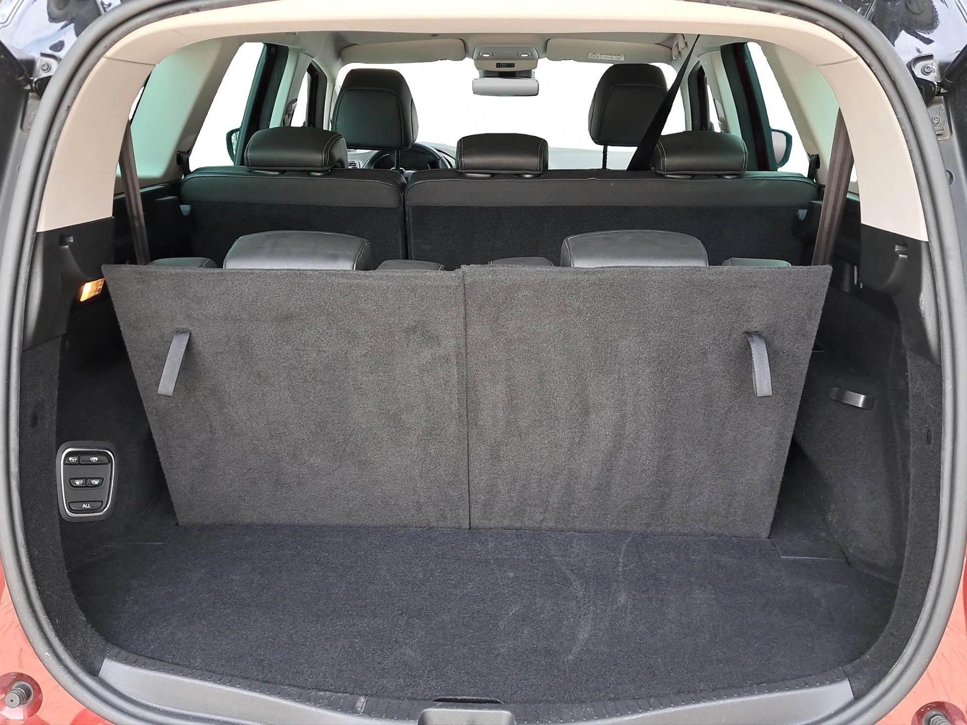 RENAULT Grand Scénic *7-Plätzer* 1.6 dCi Intens EDC-image-12