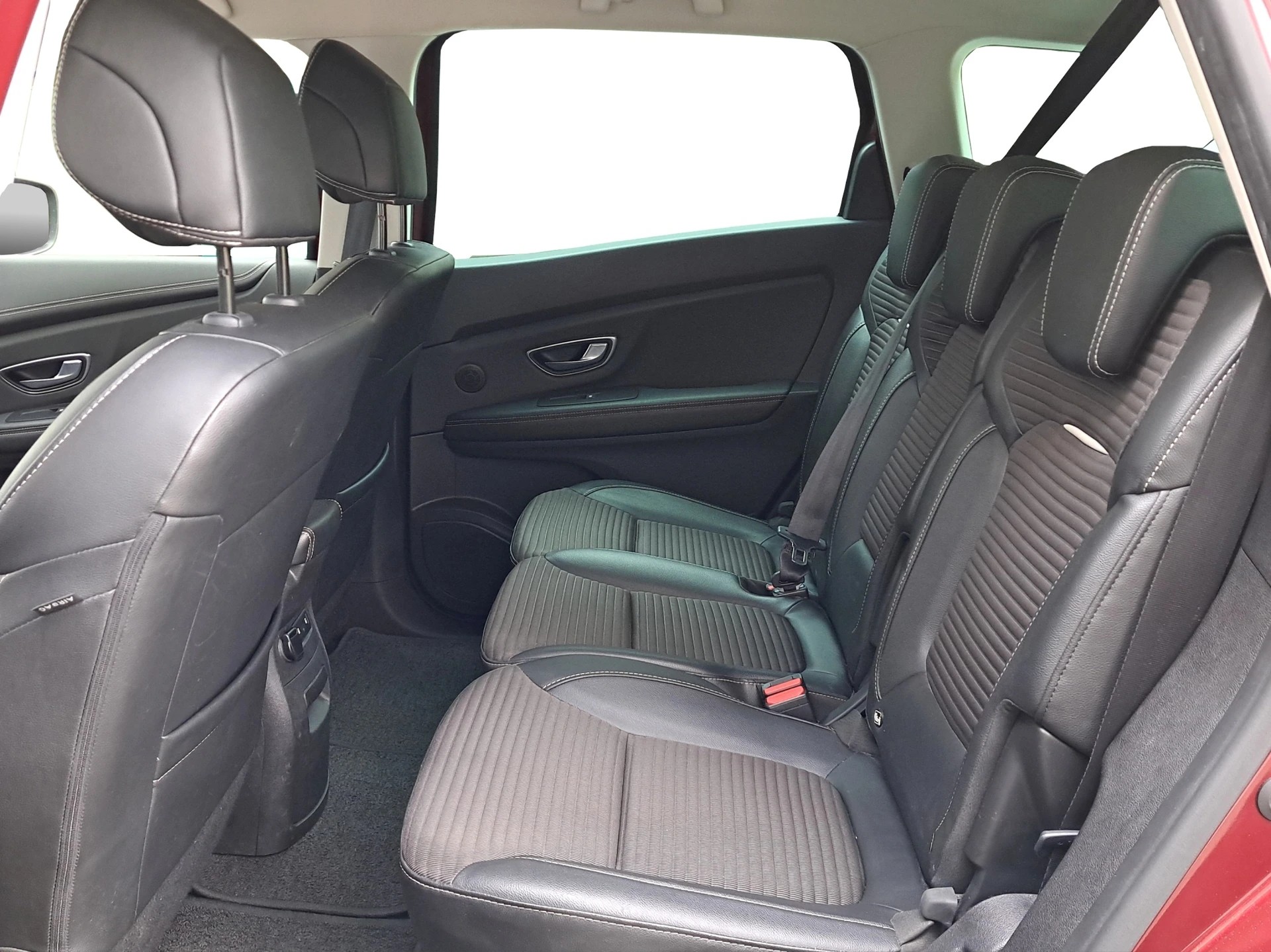 RENAULT Grand Scénic *7-Plätzer* 1.6 dCi Intens EDC-image-7