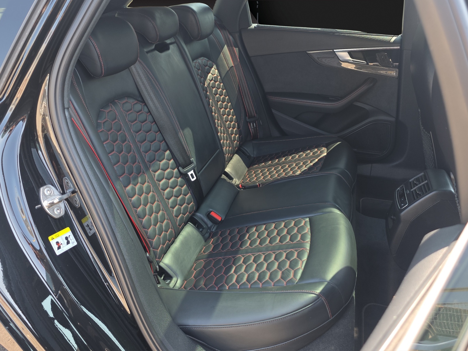 AUDI RS4 Avant quattro tiptronic-image-17