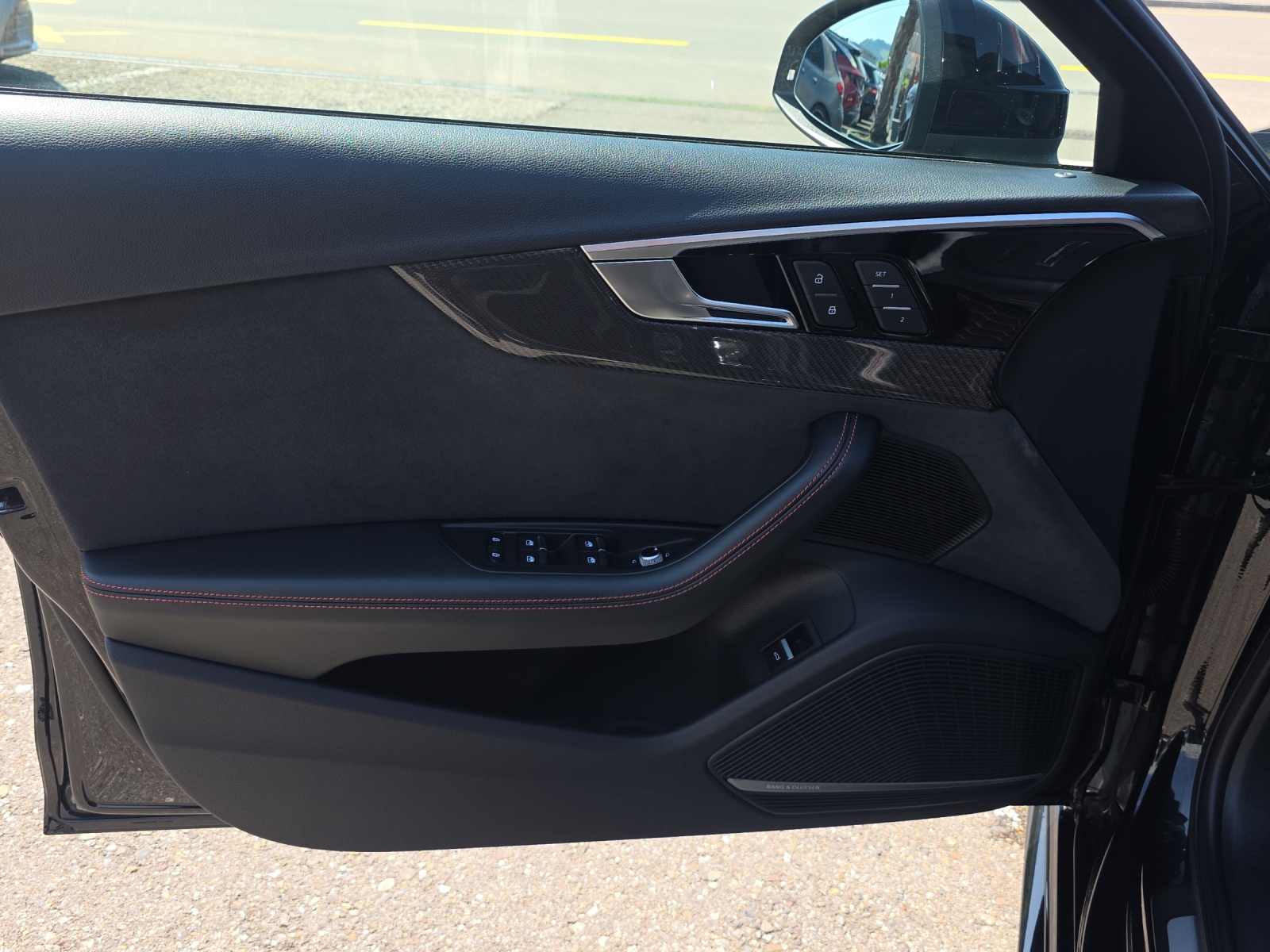 AUDI RS4 Avant quattro tiptronic-image-12