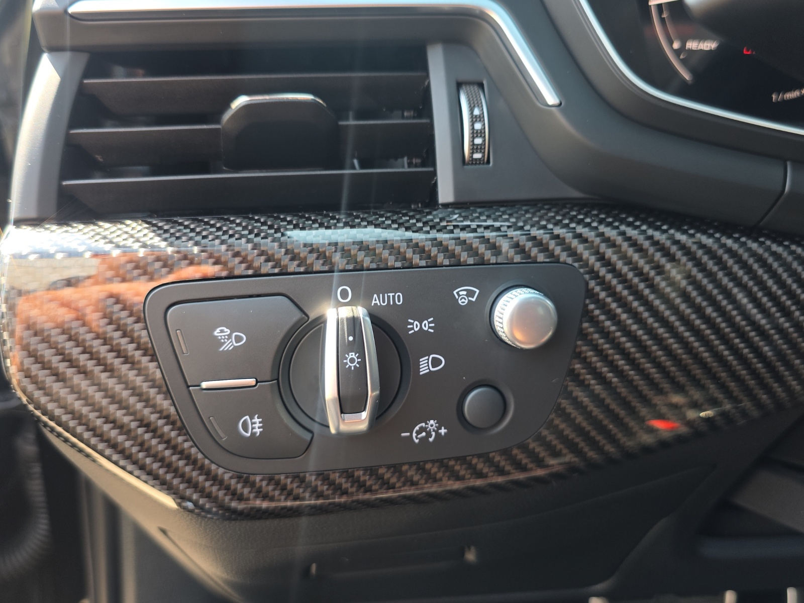 AUDI RS4 Avant quattro tiptronic-image-15