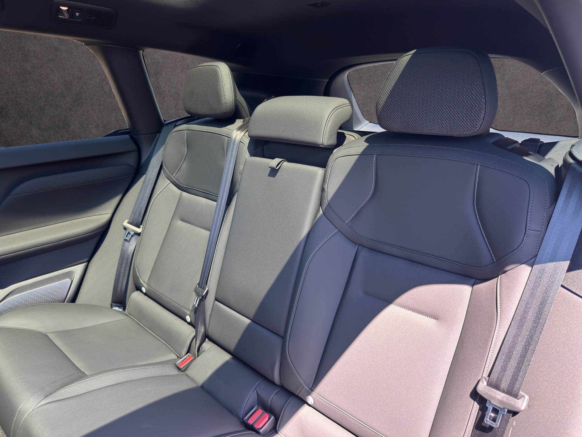 VOLVO EX60 Twin Ultra AWD-image-18