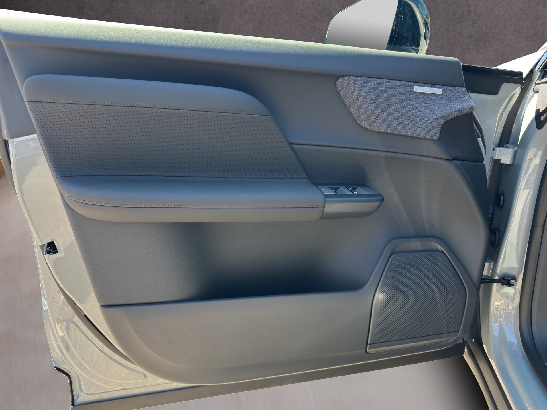VOLVO EX60 Twin Ultra AWD-image-16