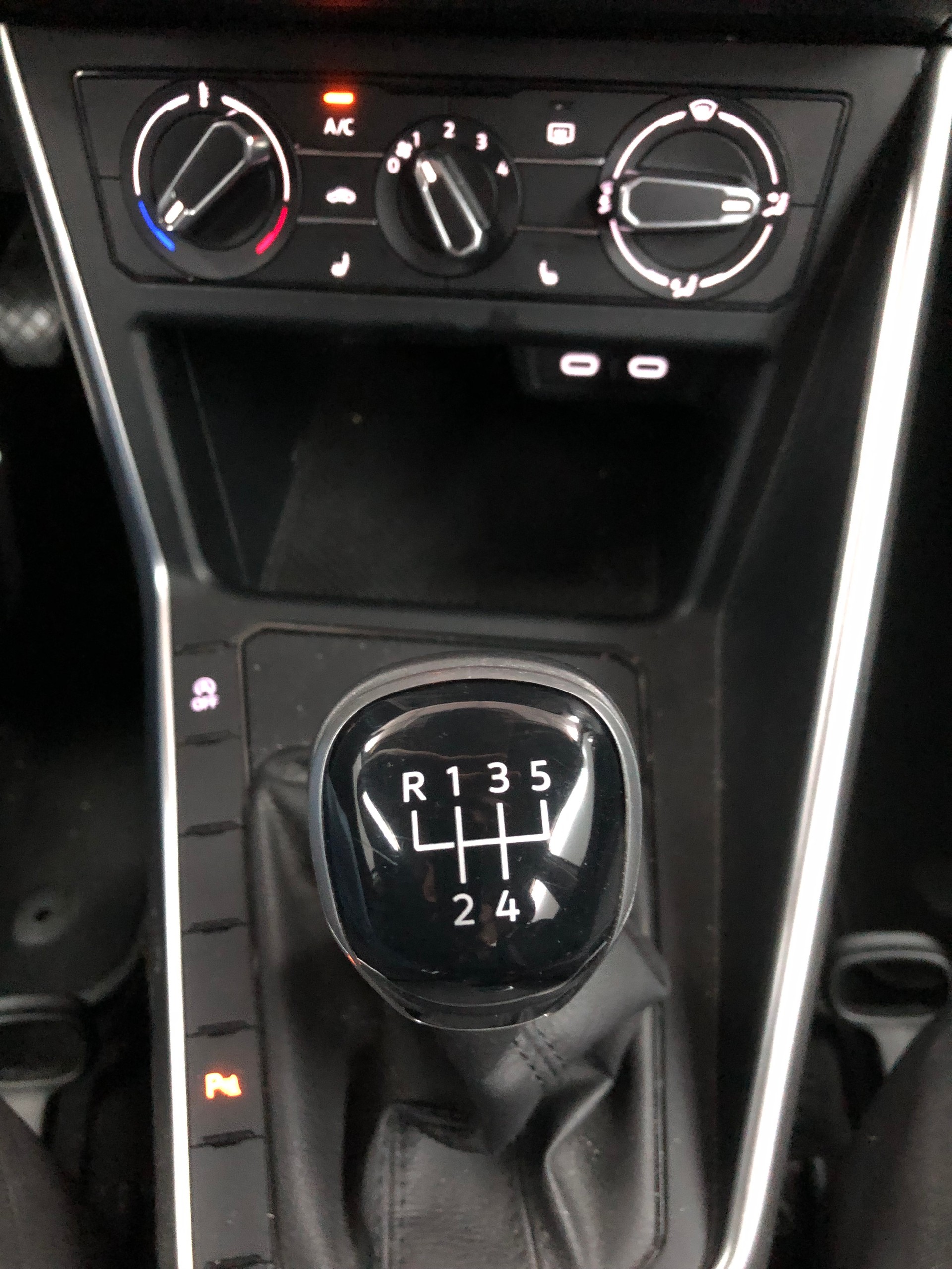 VW Polo 1.0 TSI Life-image-9