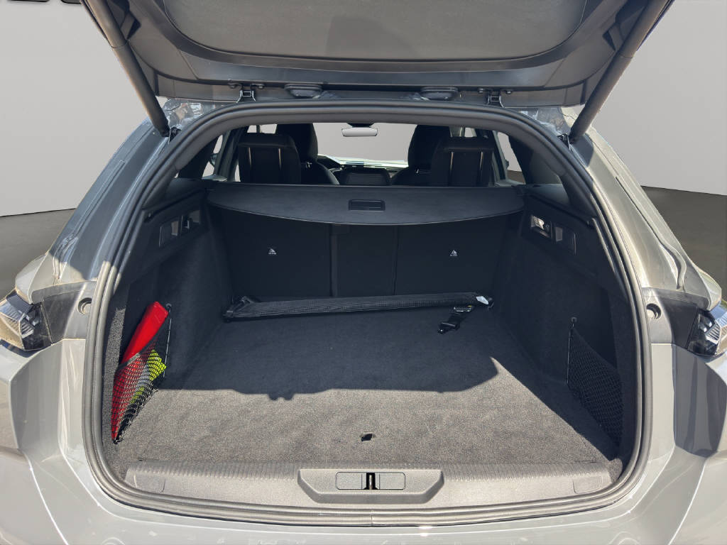PEUGEOT 308 SW 1.6 PHEV 180 GT-image-13