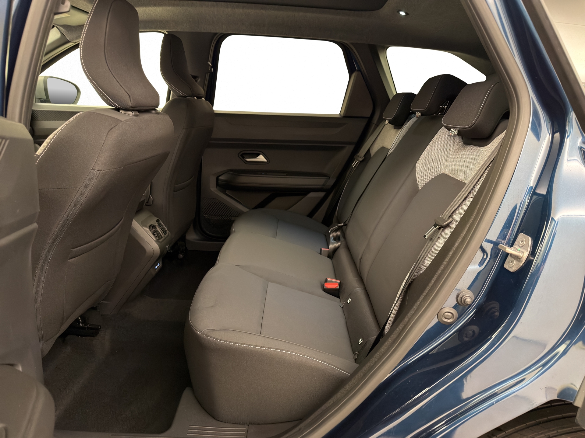 DACIA Bigster 1.8 Hybrid Journey-image-12