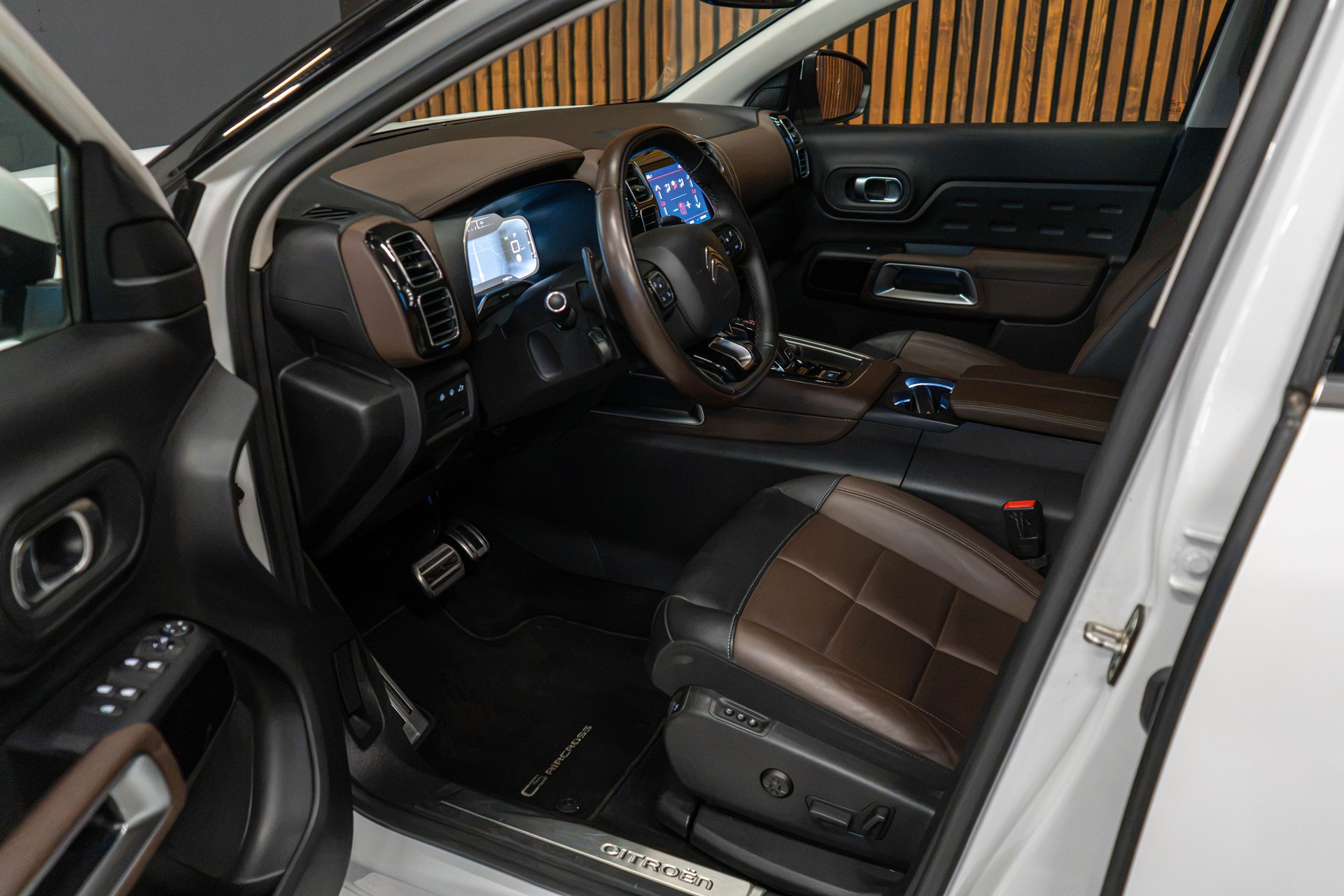CITROEN C5 Aircross 1.6 PureTech Shine-image-8