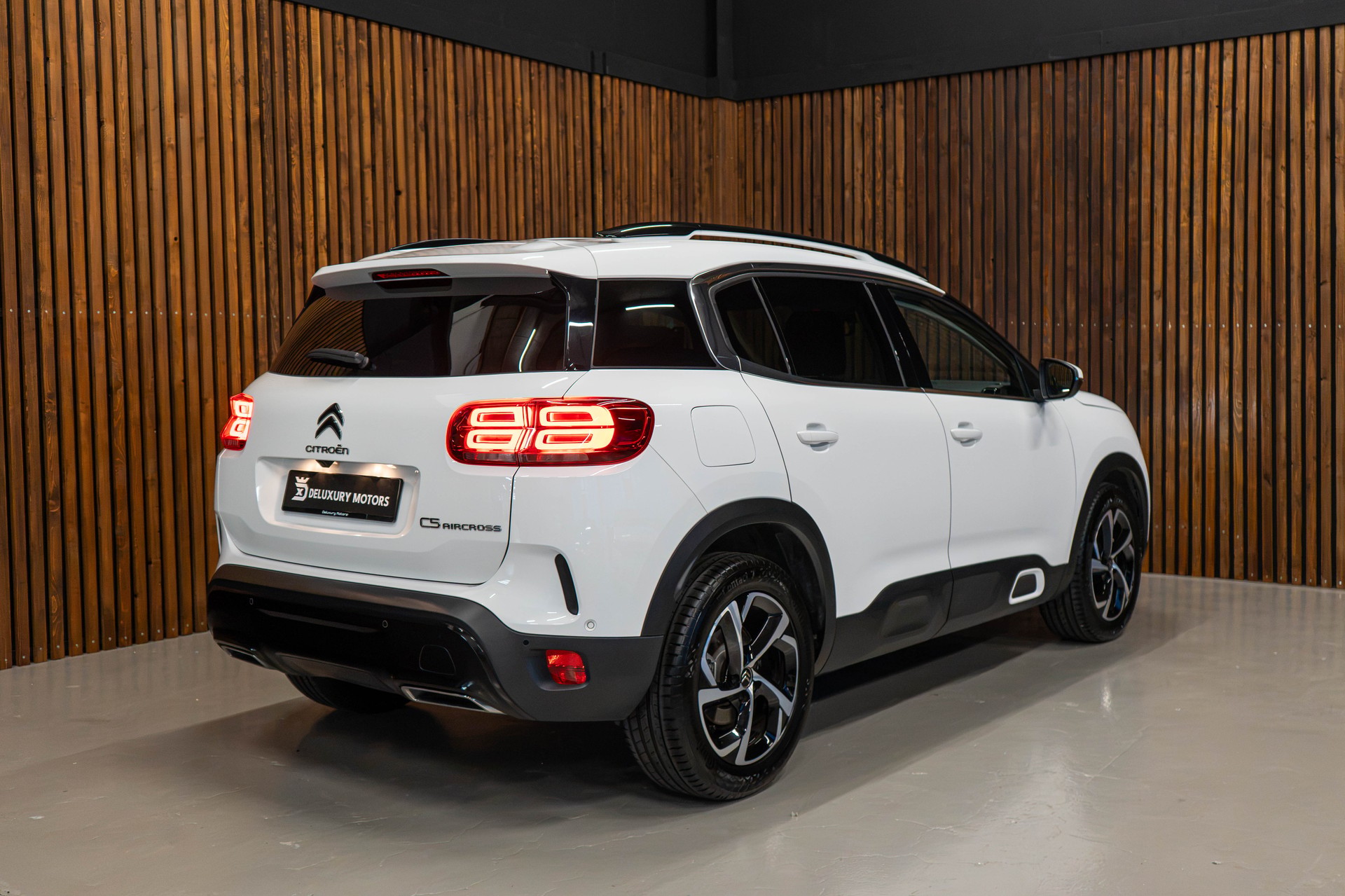 CITROEN C5 Aircross 1.6 PureTech Shine-image-1