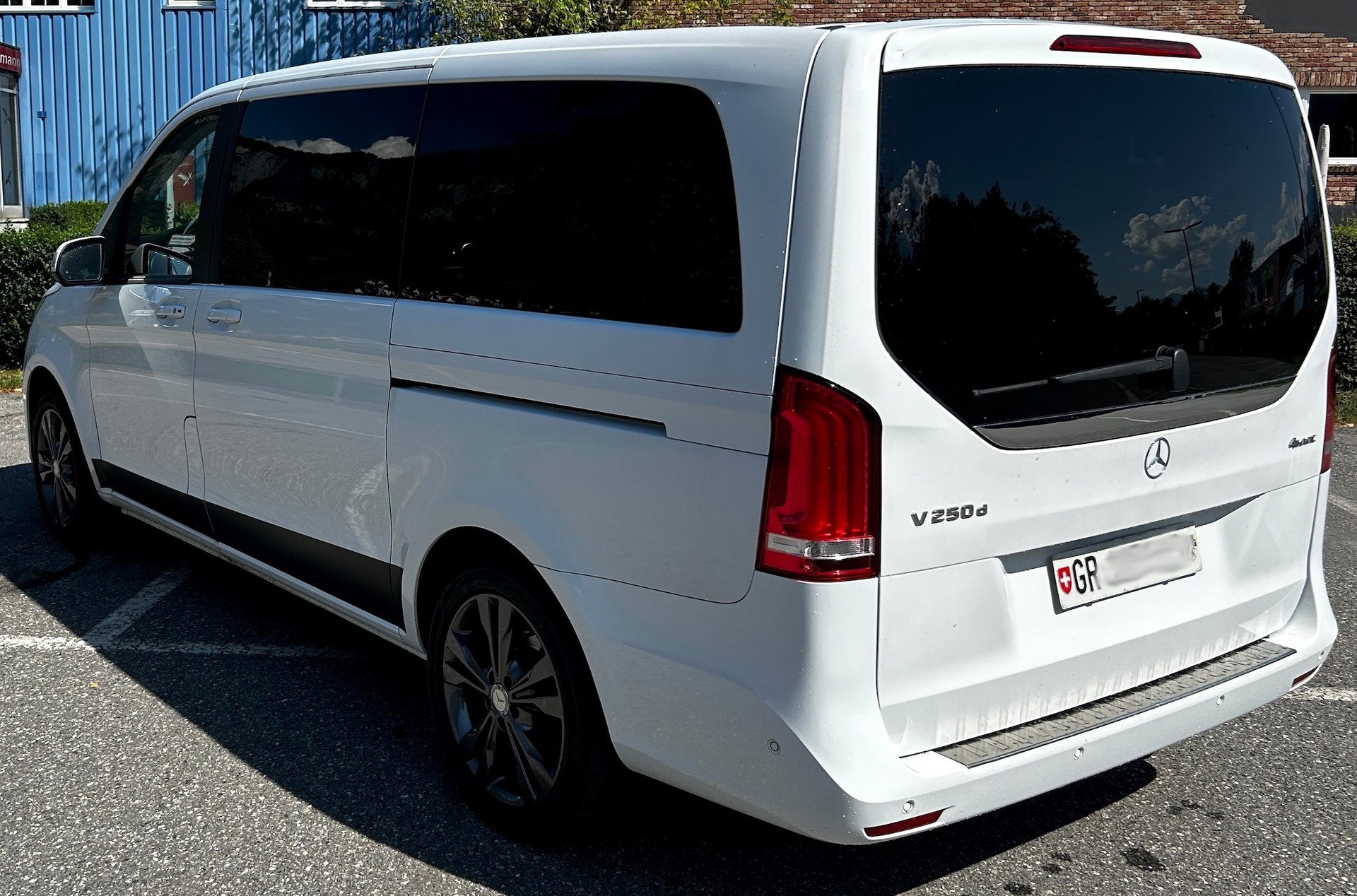 MERCEDES-BENZ V 250 d Trend lang 4matic-image-1