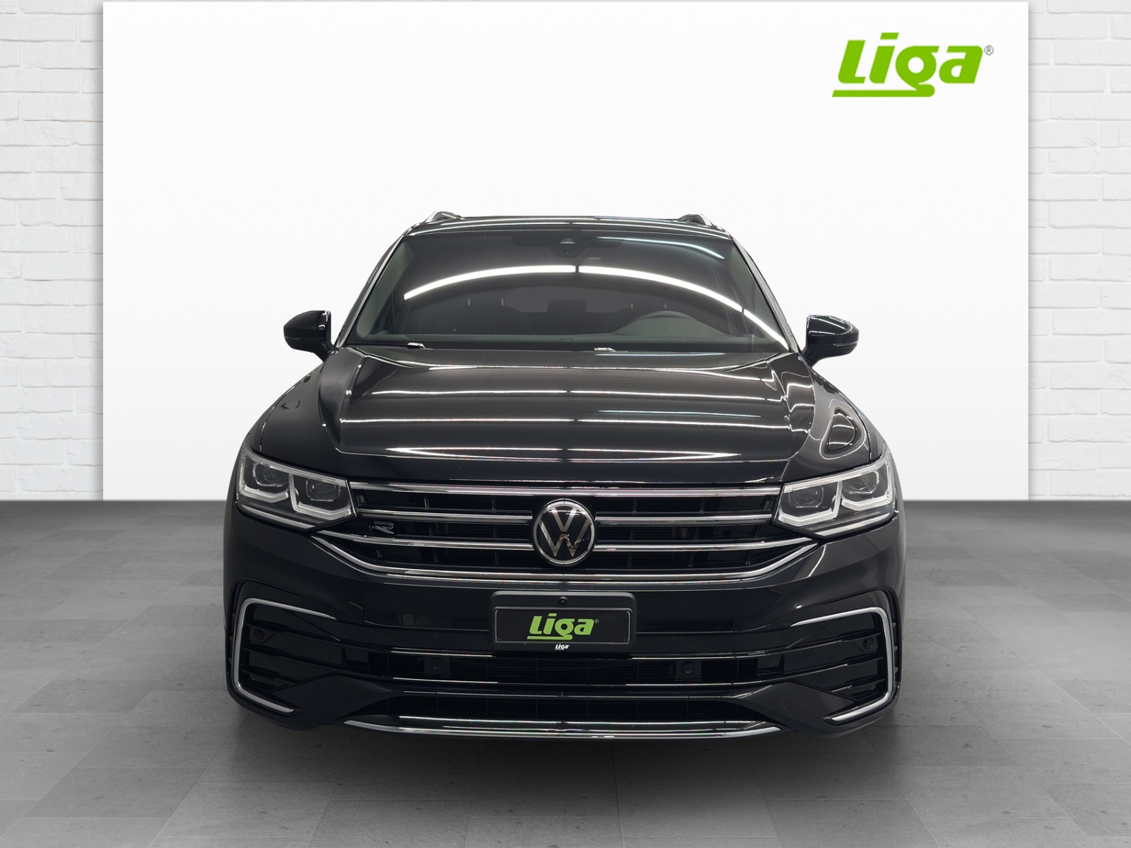 VW Tiguan Allspace 2.0 TSI R-Line DSG-image-1