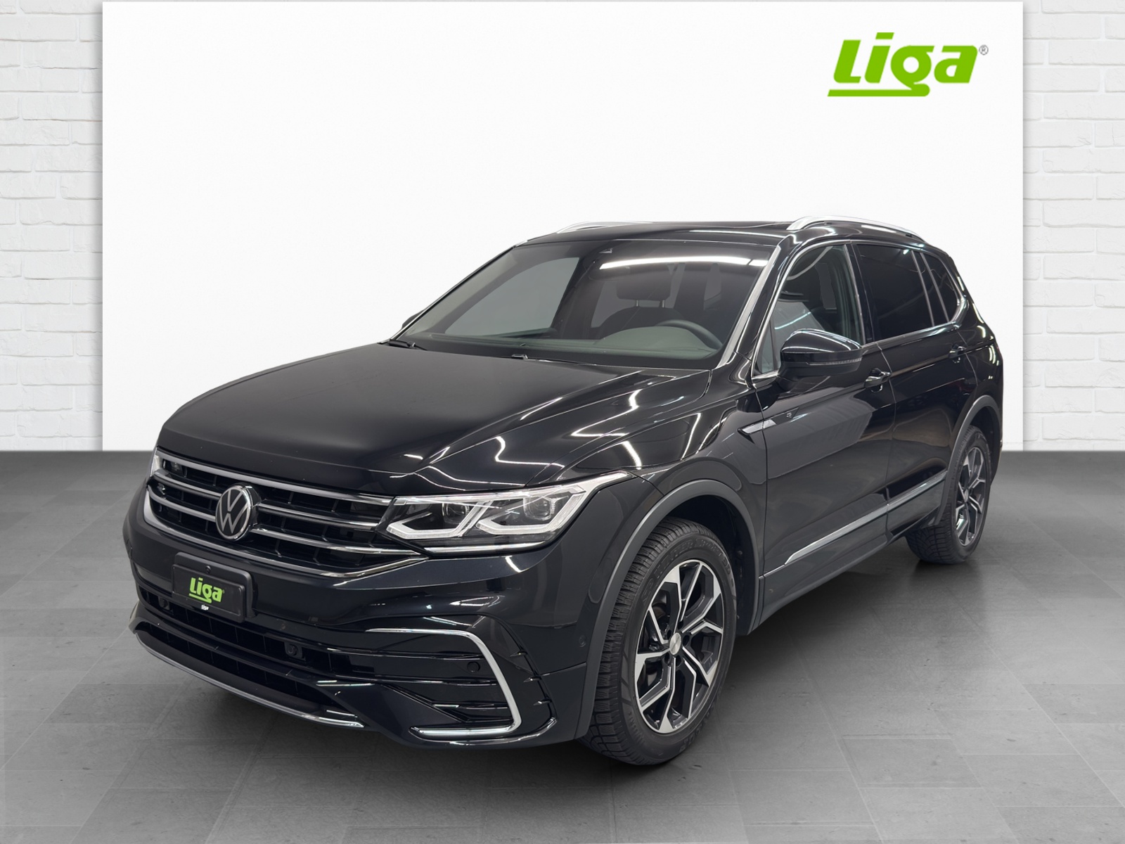 VW Tiguan Allspace 2.0 TSI R-Line DSG-image-0