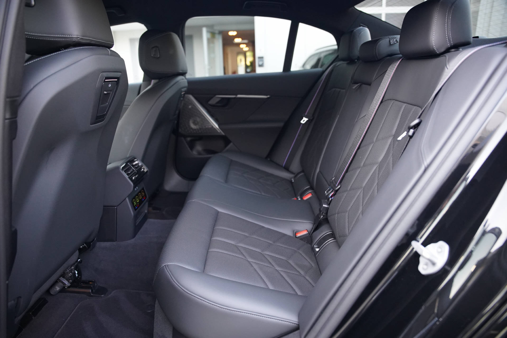 BMW 540d xDrive 48V M Sport Pro Steptronic-image-10