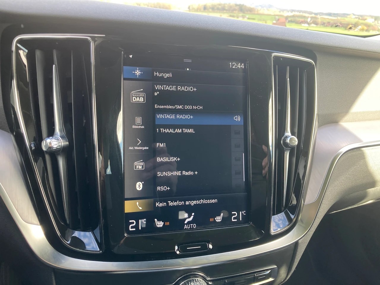 VOLVO V60 D3 Momentum Geartronic-image-8