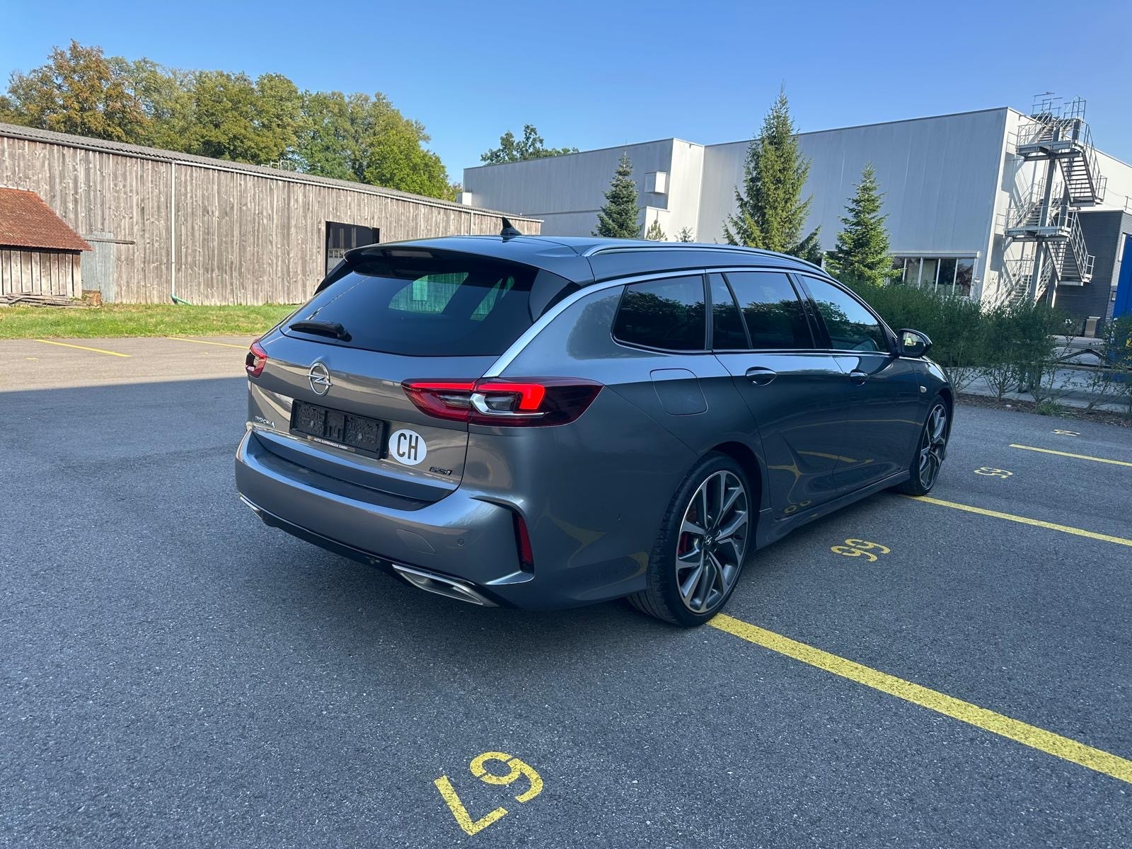 OPEL Insignia 2.0 T Sports Tourer GSi Automatic-image-2