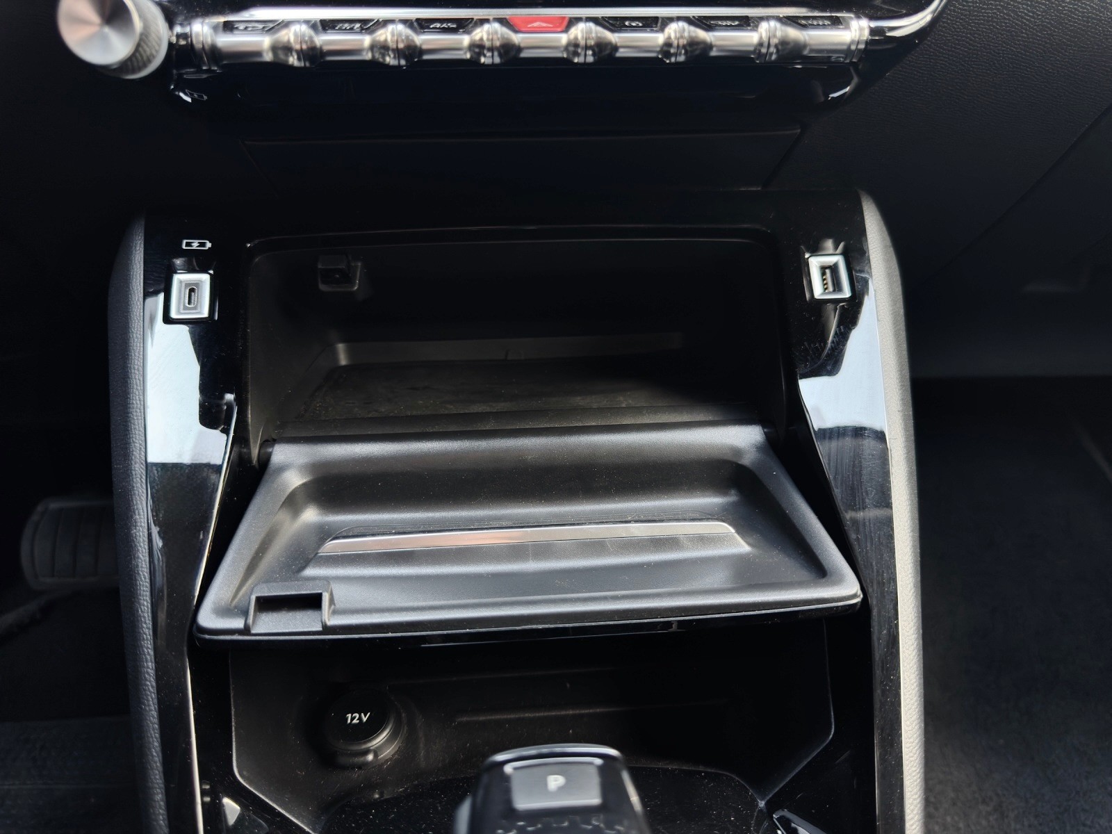 PEUGEOT 208 1.2 PureTech Allure EAT8-image-20