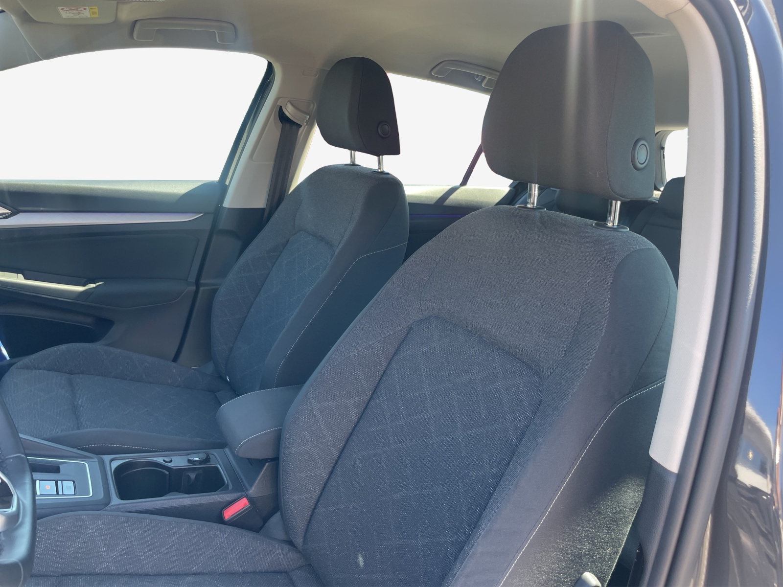 VW Golf 2.0 TDI Life DSG 4Motion-image-15