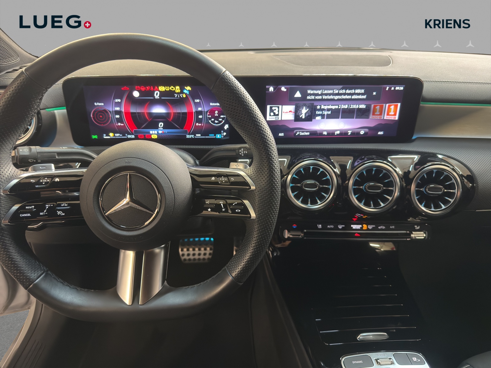 MERCEDES-BENZ CLA 200 - AMG / Rückfahrkamera / Ambiente-Licht / Volldigitales Display-image-10